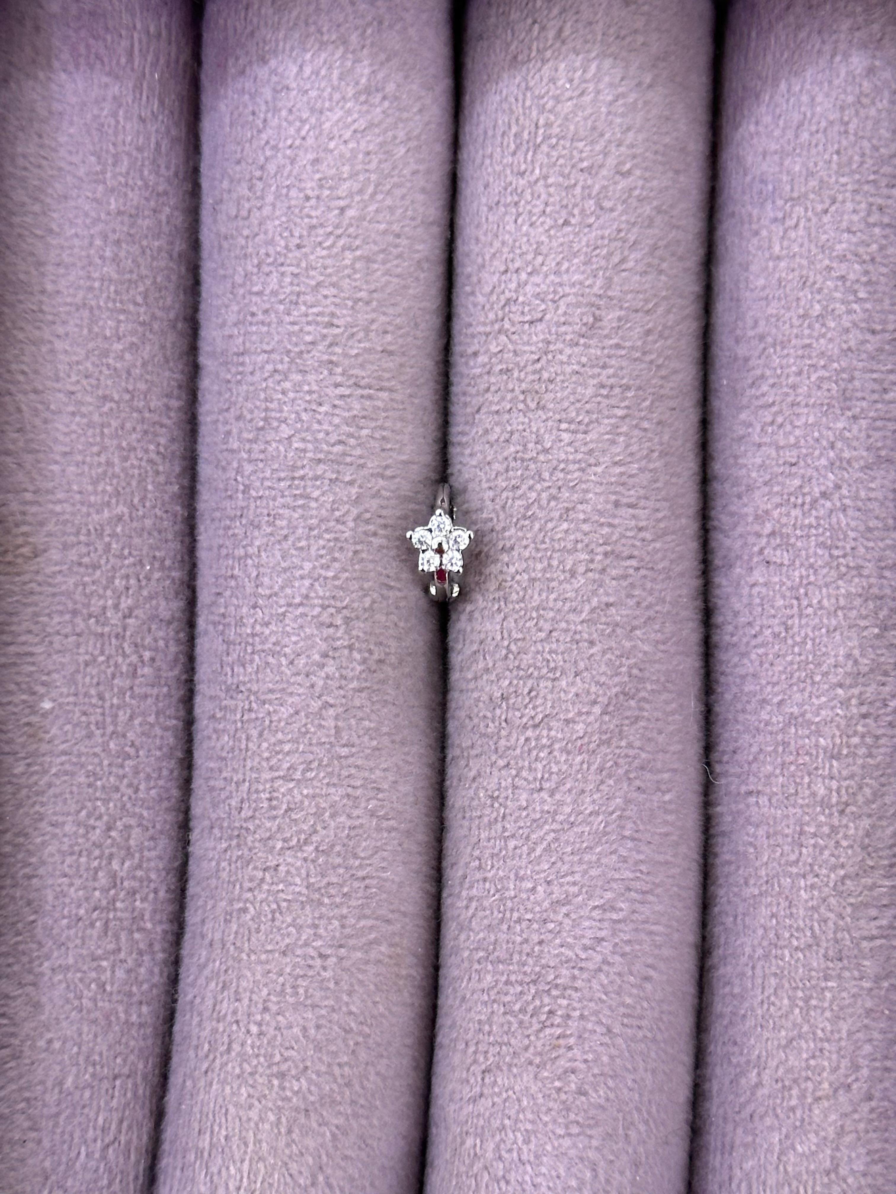  Zirkon Taşlı Çiçek Piercing