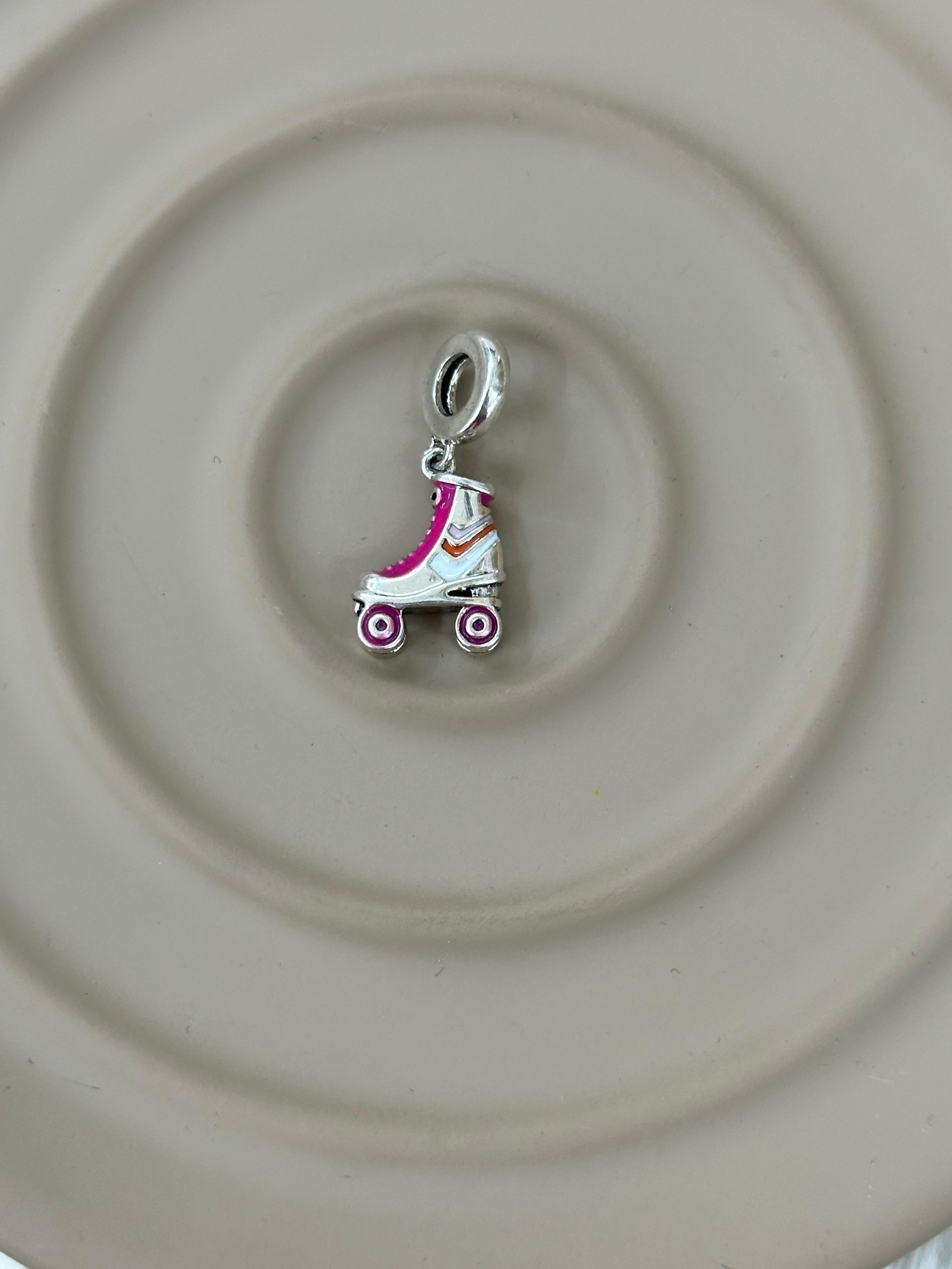 Pembe Roller Paten Charm