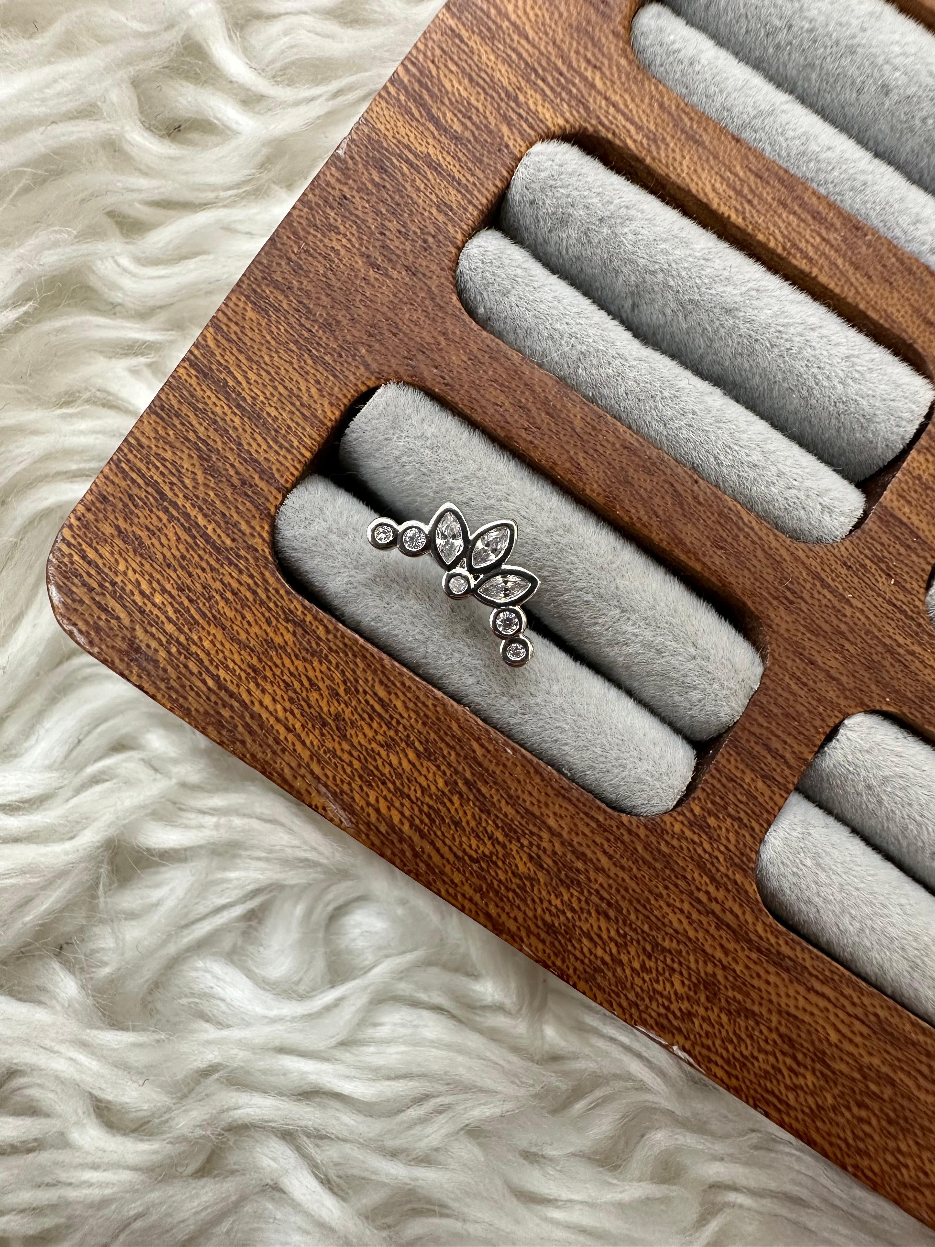 💎✨📏 MÜKEMMEL DİZİLİM: SIRALI TAŞLI PIERCING 