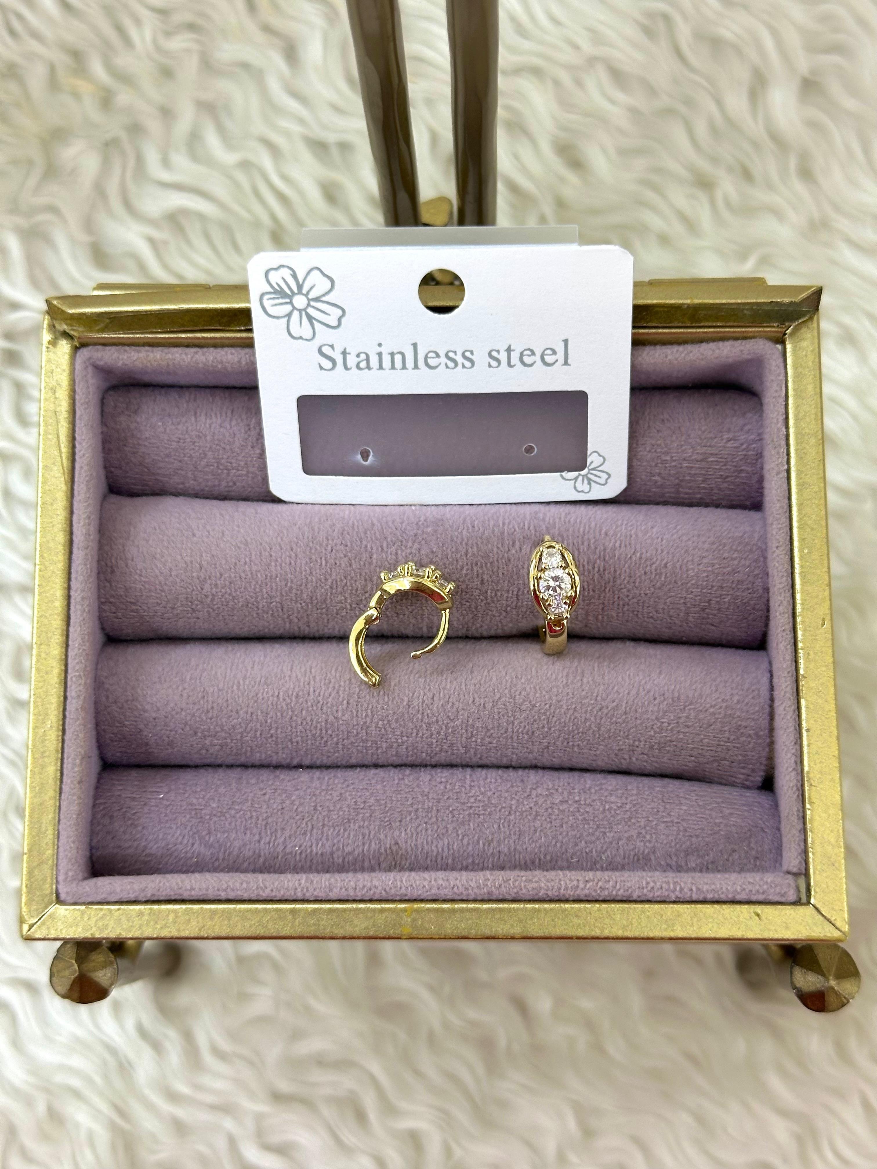 Oval Taşlı Çelik Küpe