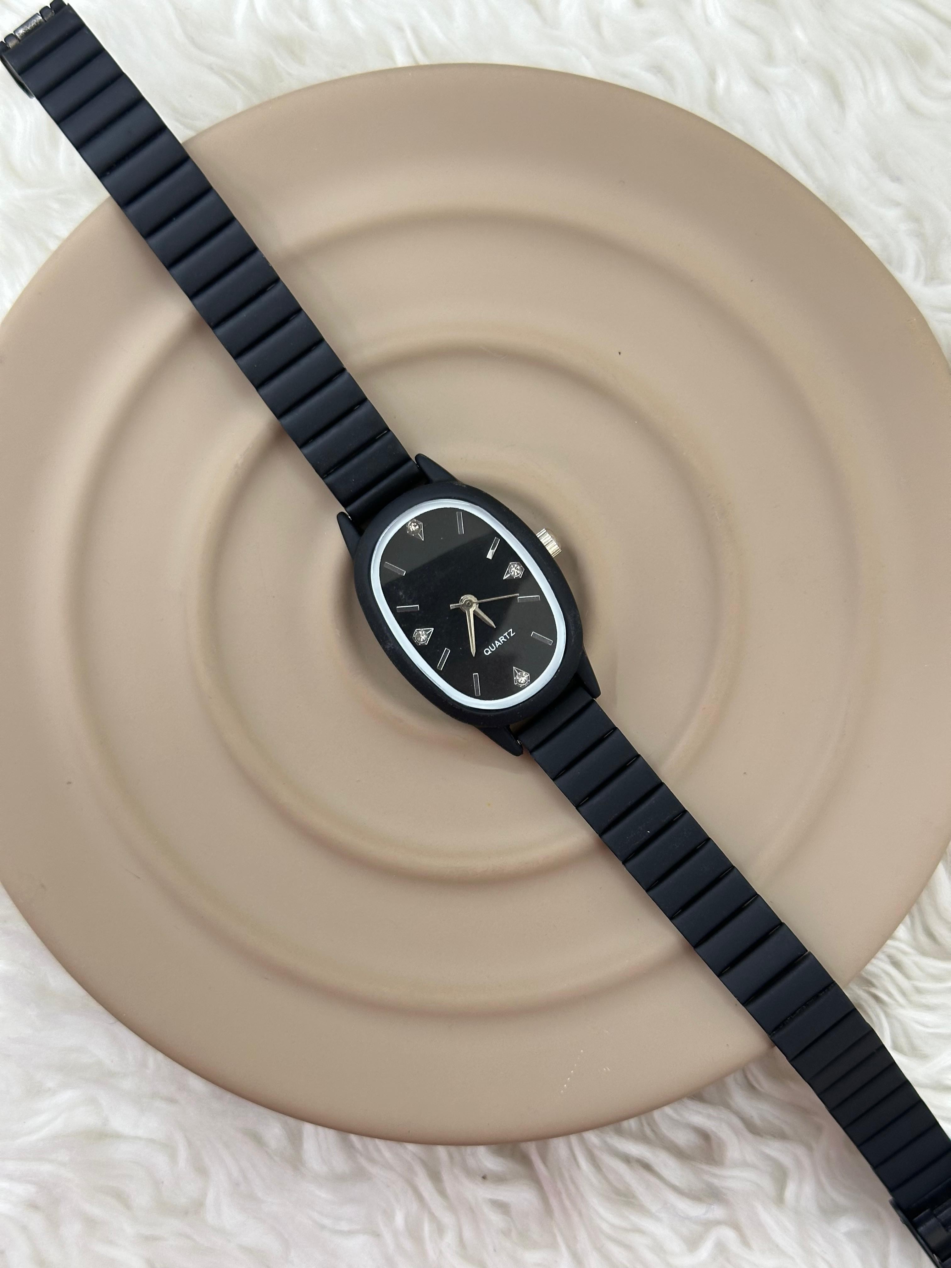Oval Siyah Silikon Unisex Kol Saati