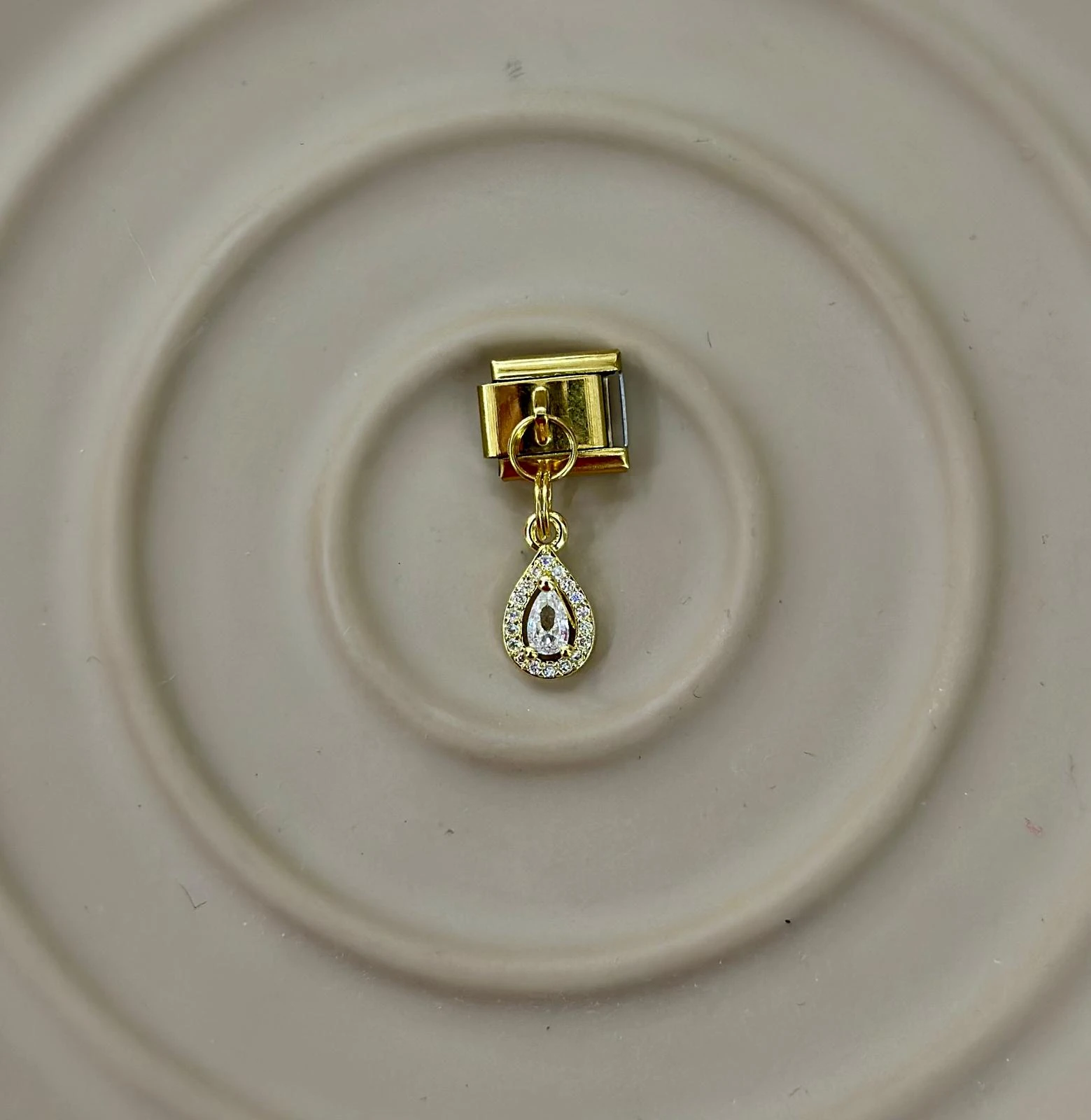  Nomination Charm: Işıltılı Damla Zarafeti! 💧💛