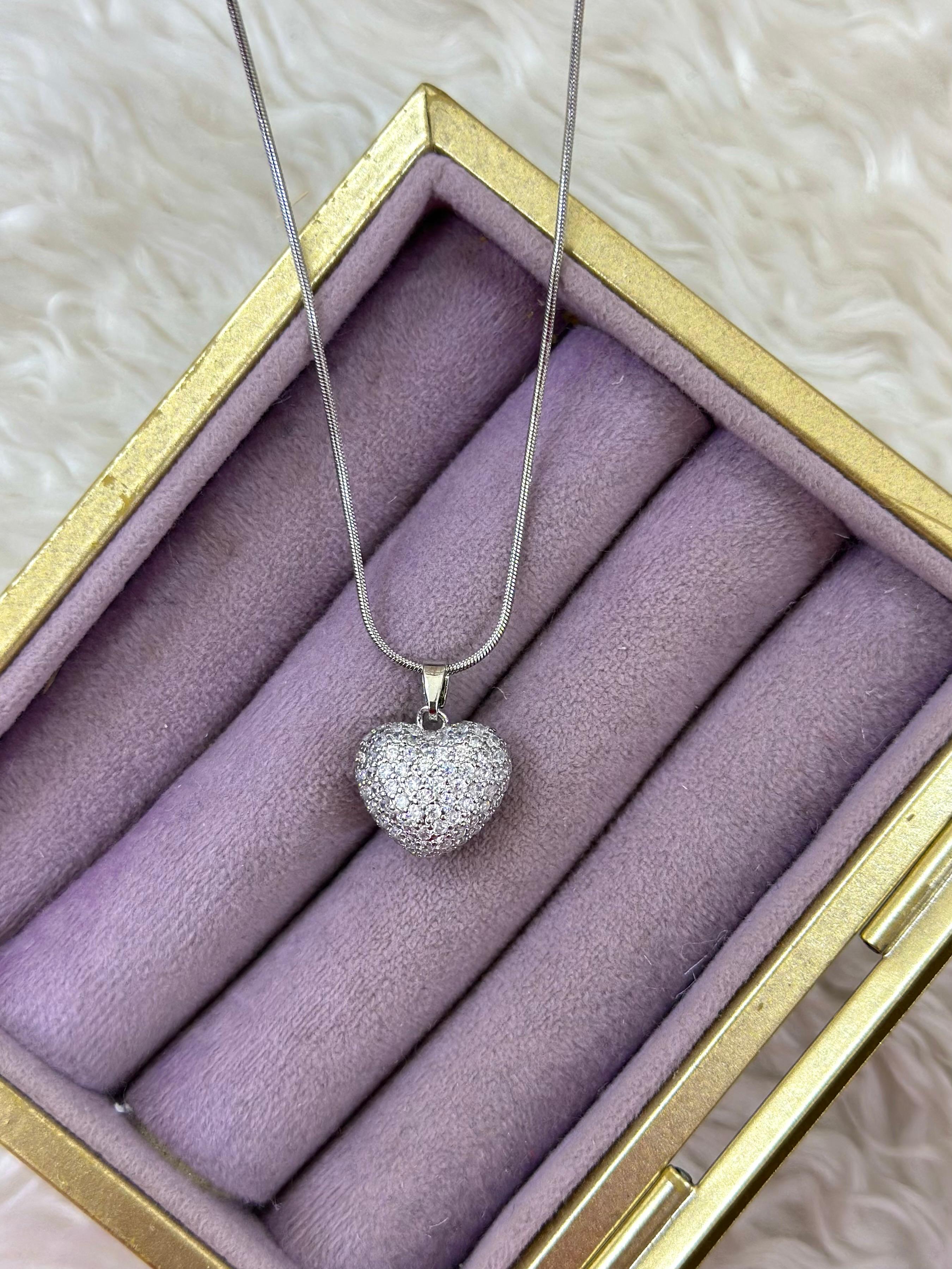 💖✨ Işıltılı Zarif Kalp Kolye ✨💖