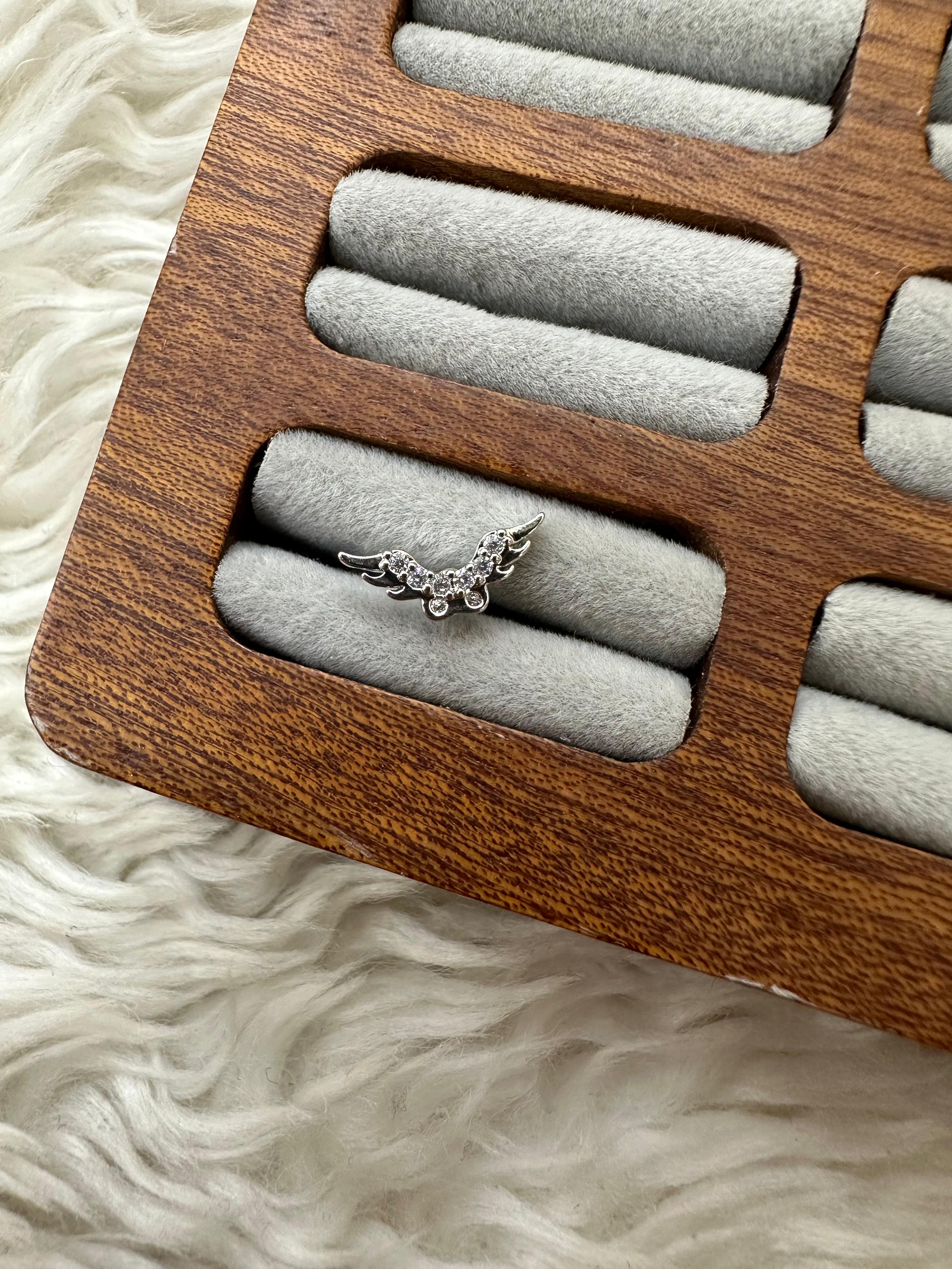 🕊️🥈✨ KORUYUCU DOKUNUŞ: SILVER MELEK KANADI PIERCING