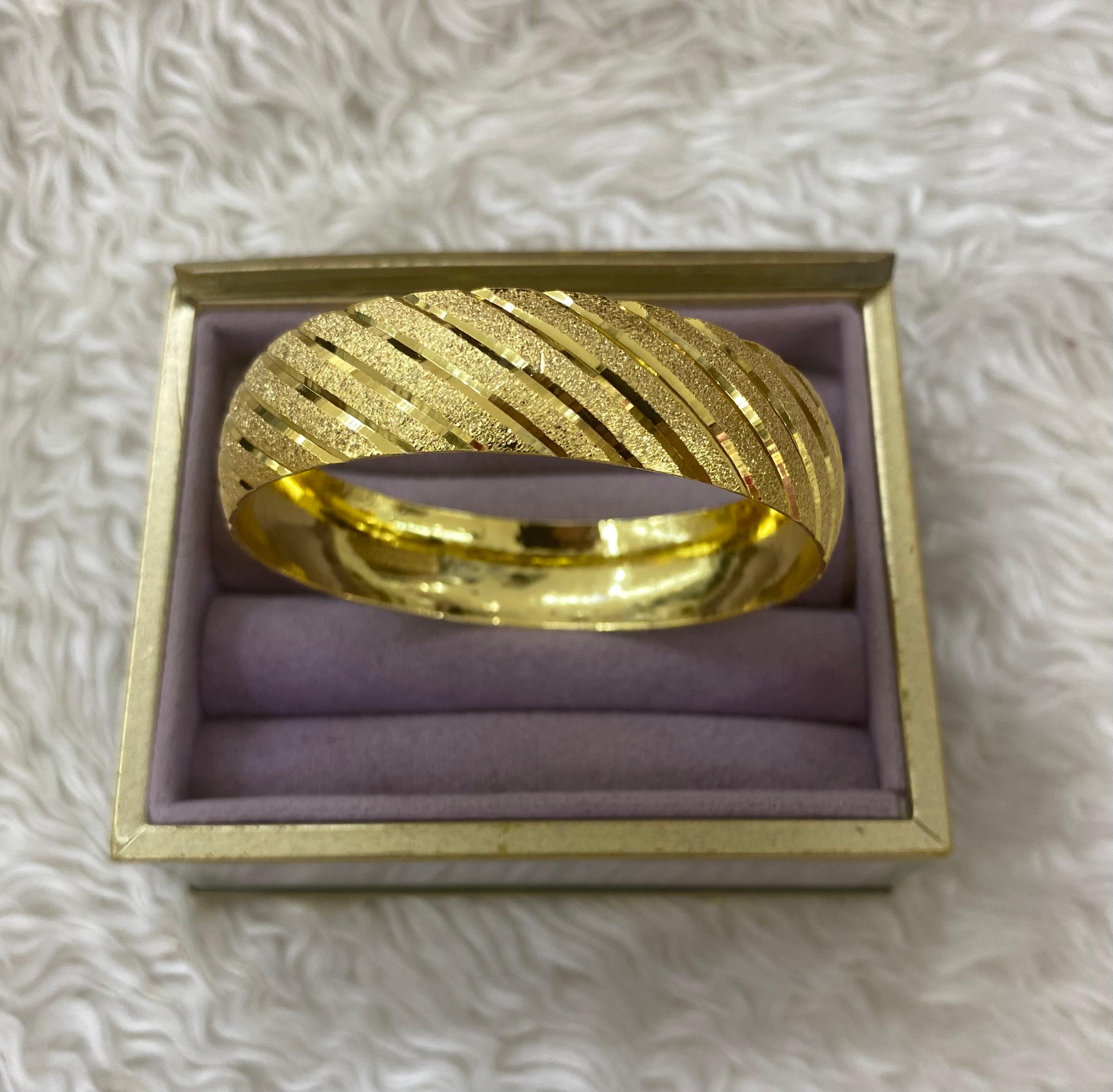 "Dinamik Çizgi" Geniş Kumlu Yüzey Kelepçe Bilezik (60mm)