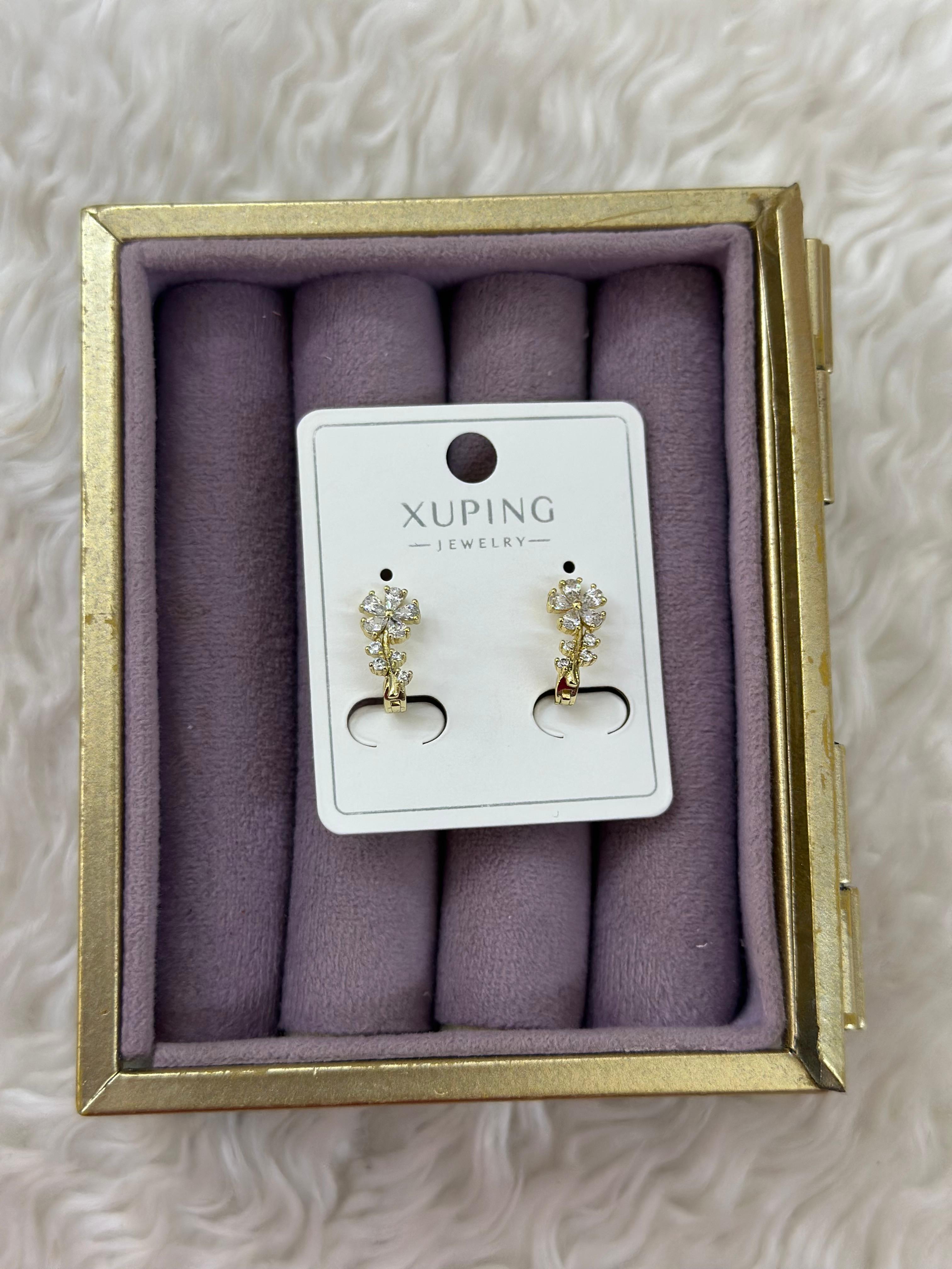 🌸 Xuping Taşlı Çiçek Detaylı Gold Küpe 🌸