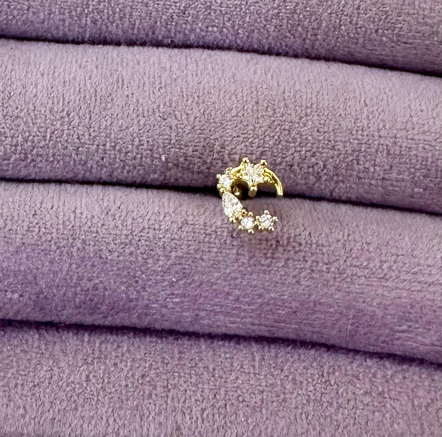 ✨ Işıltılı Altın Mini Hilal Pıercıng