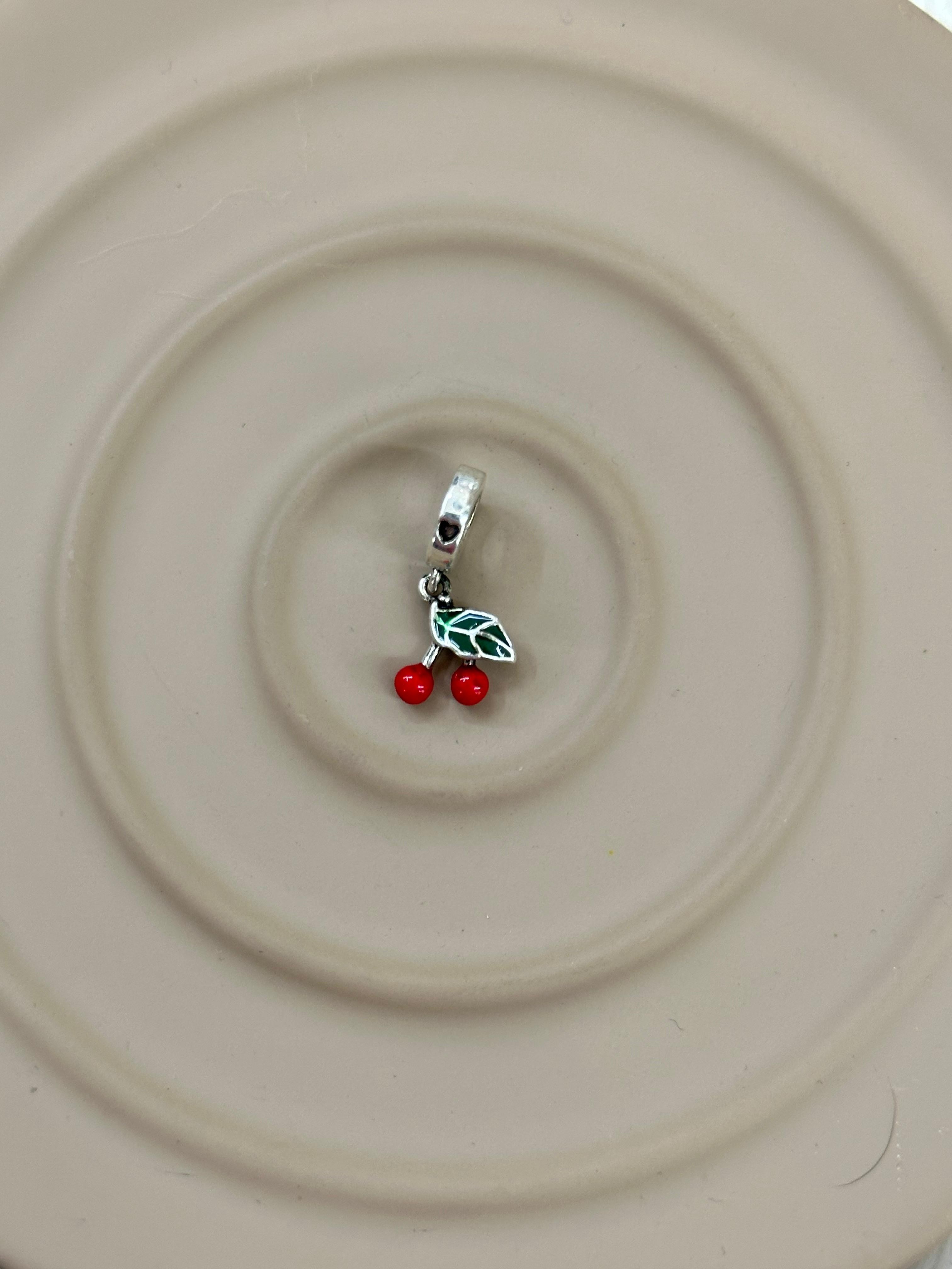 Neşeli Kiraz Charm