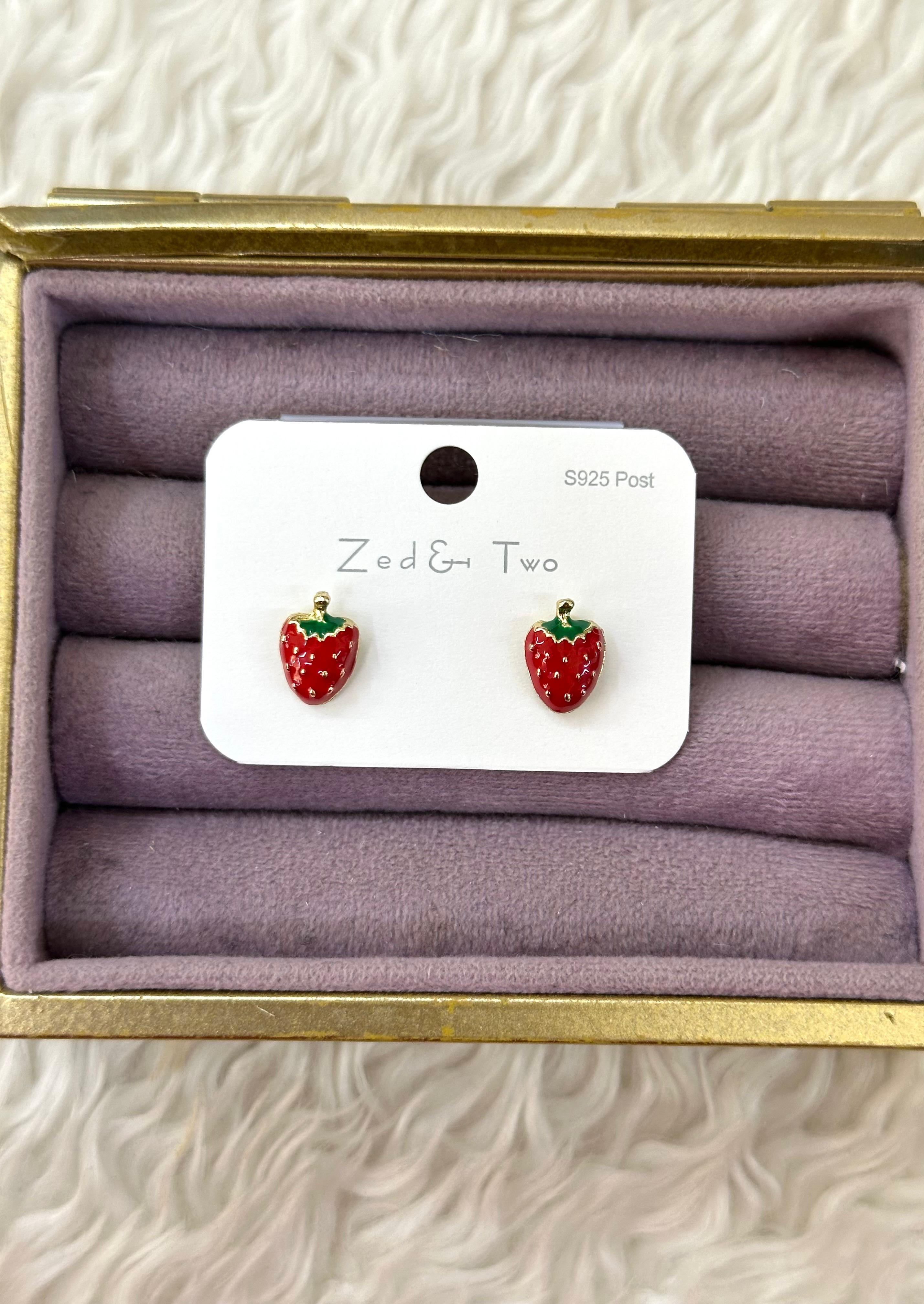 🍓 Yazın En Tatlı Hali! Minik Çilek Küpeler