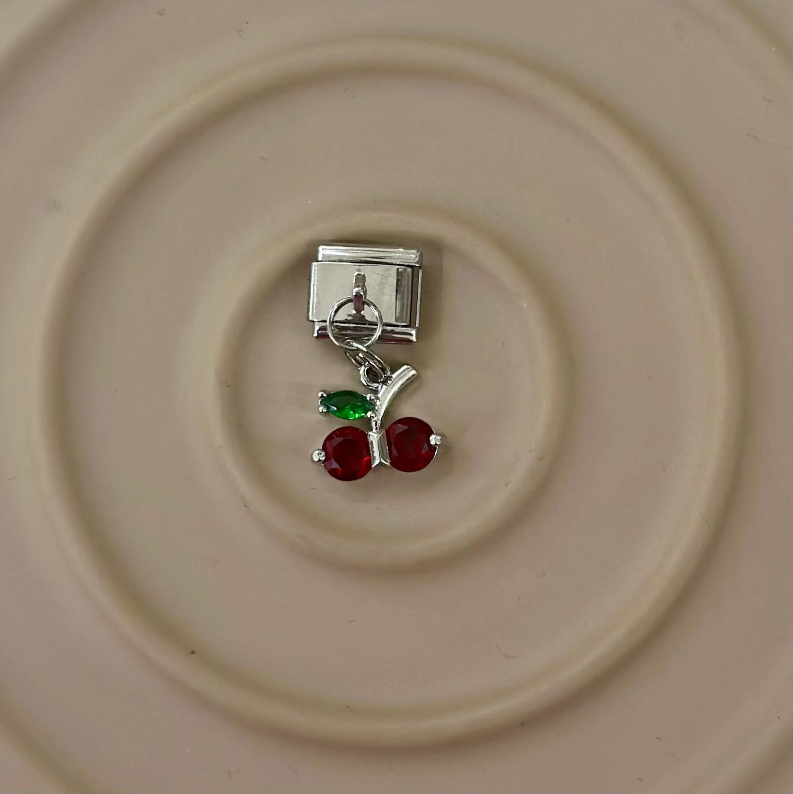 Nomination Charm ⚡