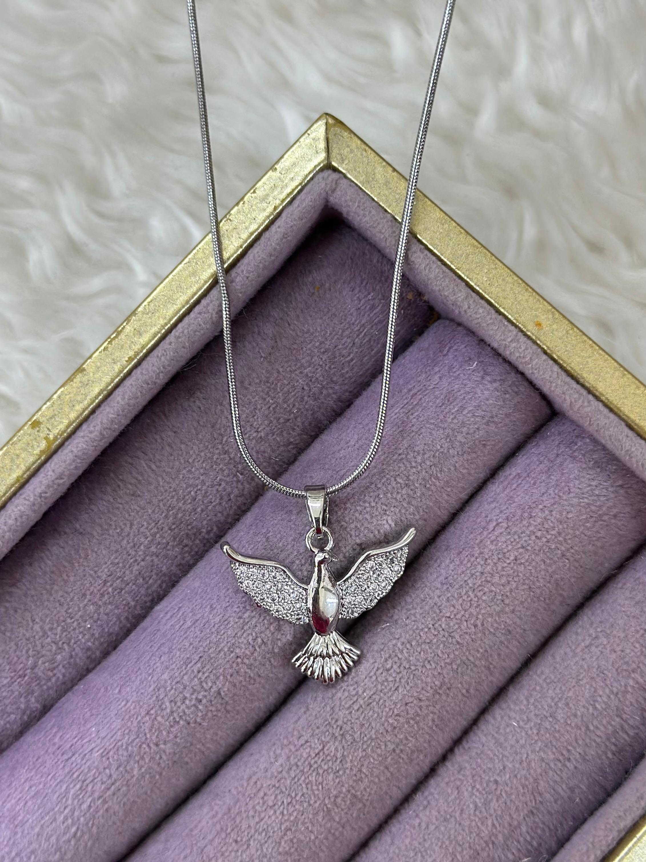 🕊️ Taşlı Barış Güvercini Kolye