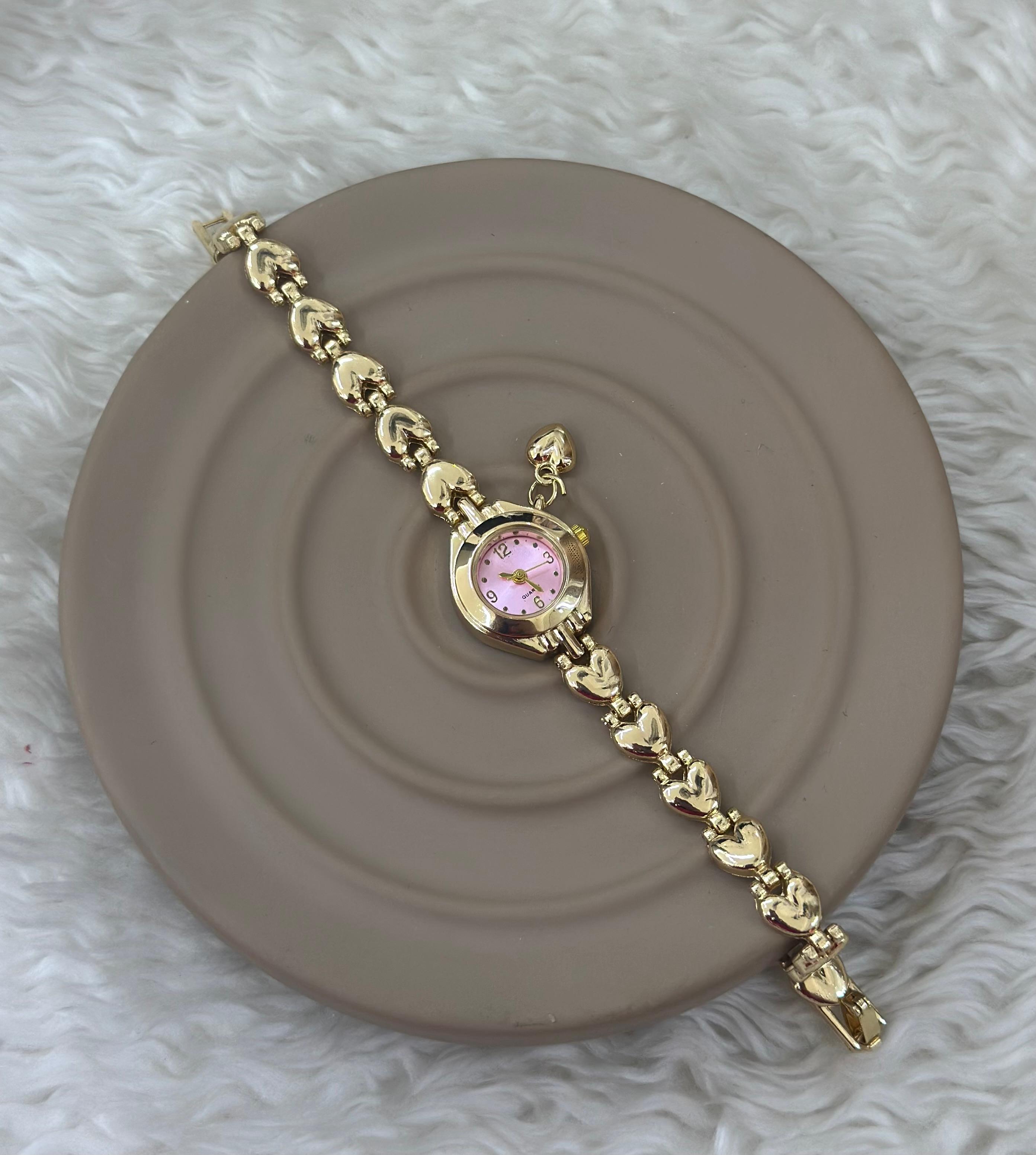  ROMANTİK KALPLİ KORDON SAAT 🎀