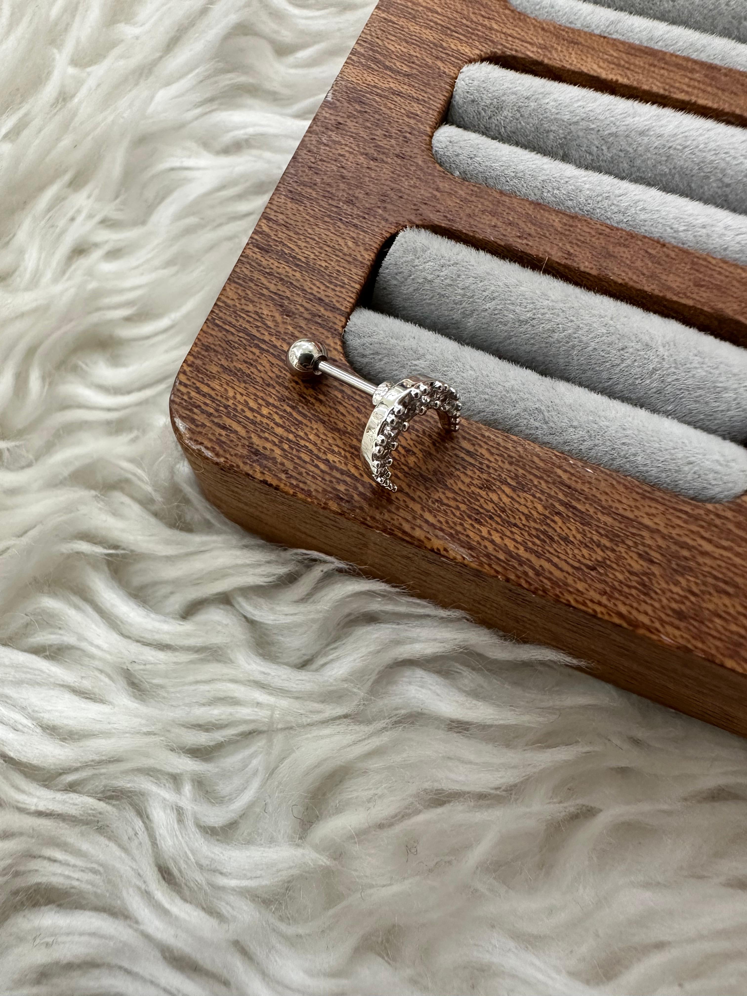 🌙🥈🌌 GÖKYÜZÜNÜN MÜHRÜ: SILVER AY PIERCING