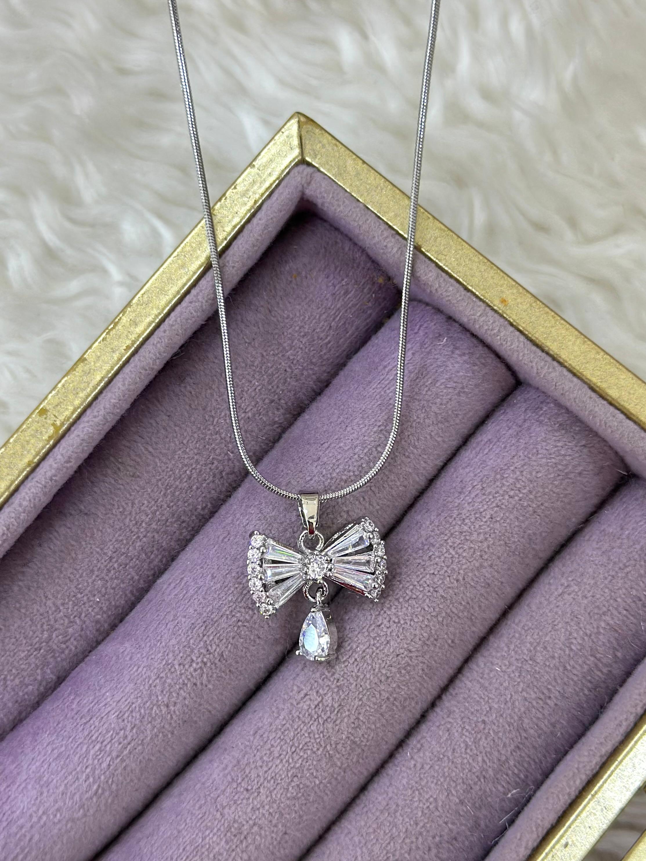 🎀Fiyonk ve Damla Taş Detaylı Işıltılı Kolye