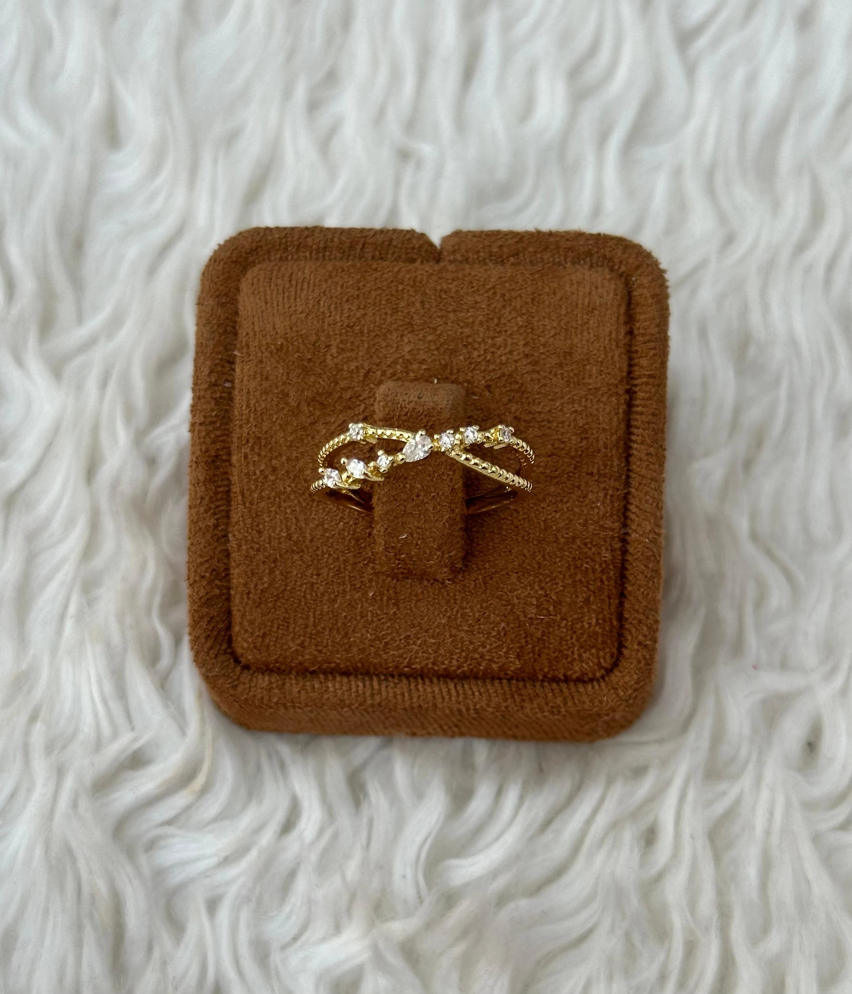 💍 Zarafetin Işıltılı Dansı