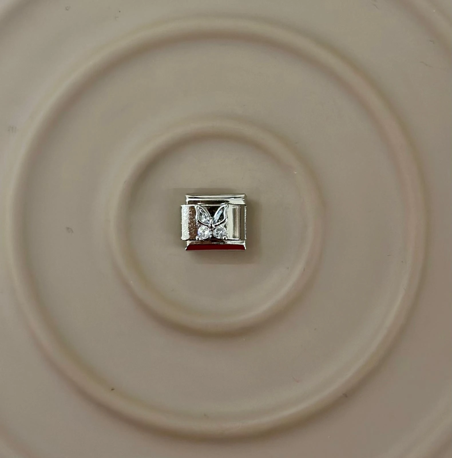 🦋 Özgürlüğün Işıltısı: Kelebek Nomination Charm! ✨