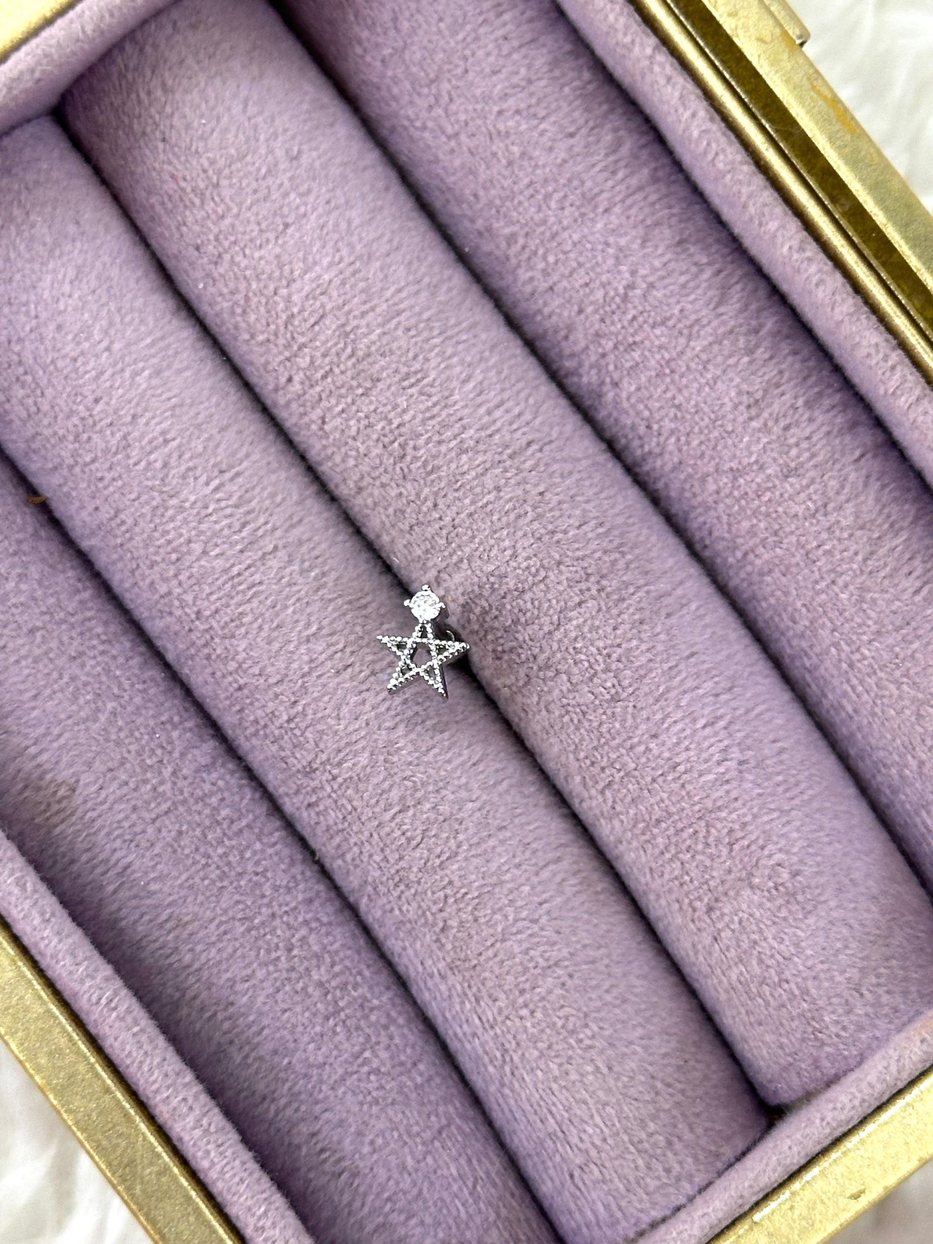 ✨ Yıldız Çerçeve Sarkaç Çelik Piercing ✨
