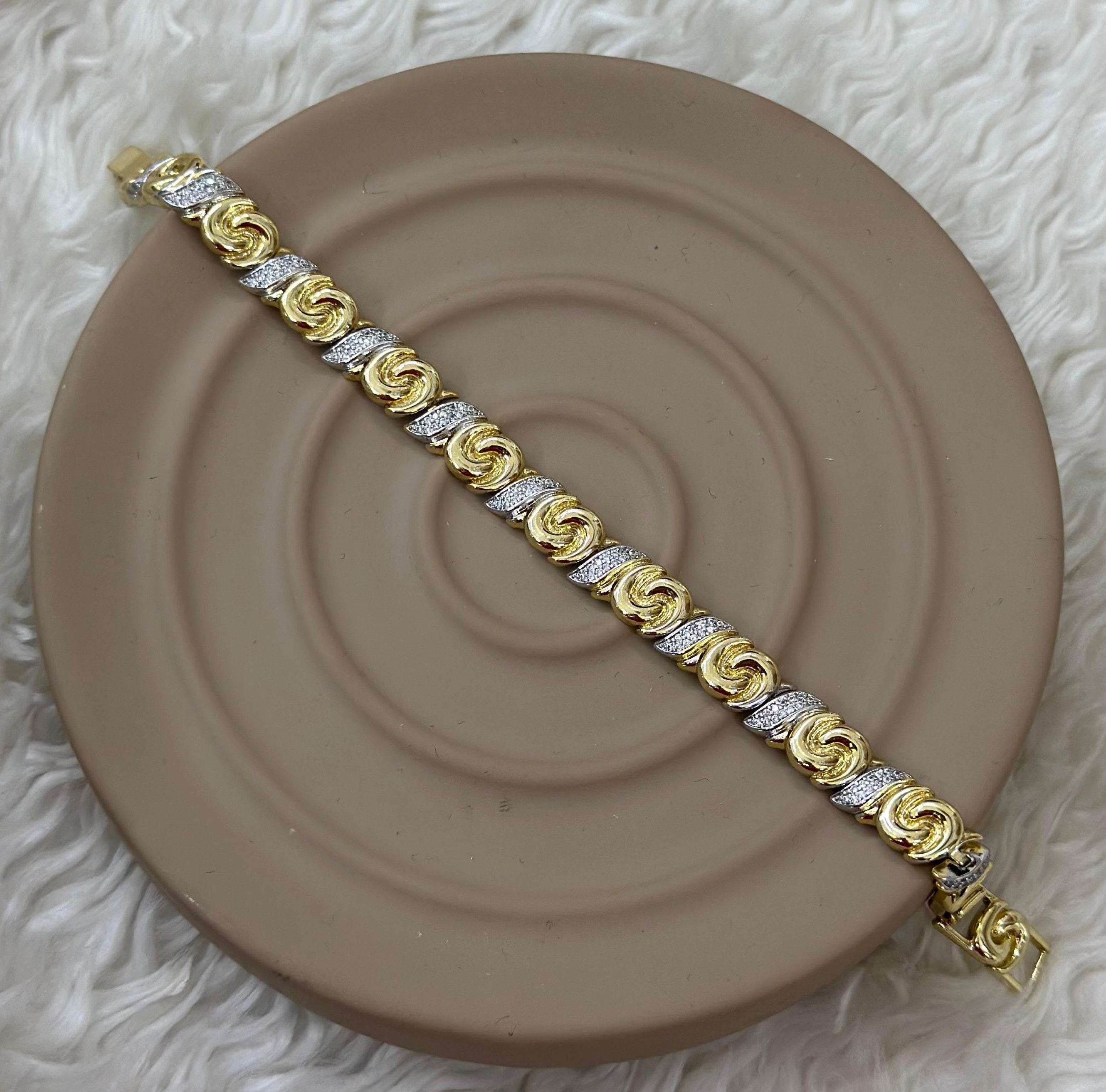 💫✨ “Golden Spiral Elegance Xuping Bileklik” ✨💎