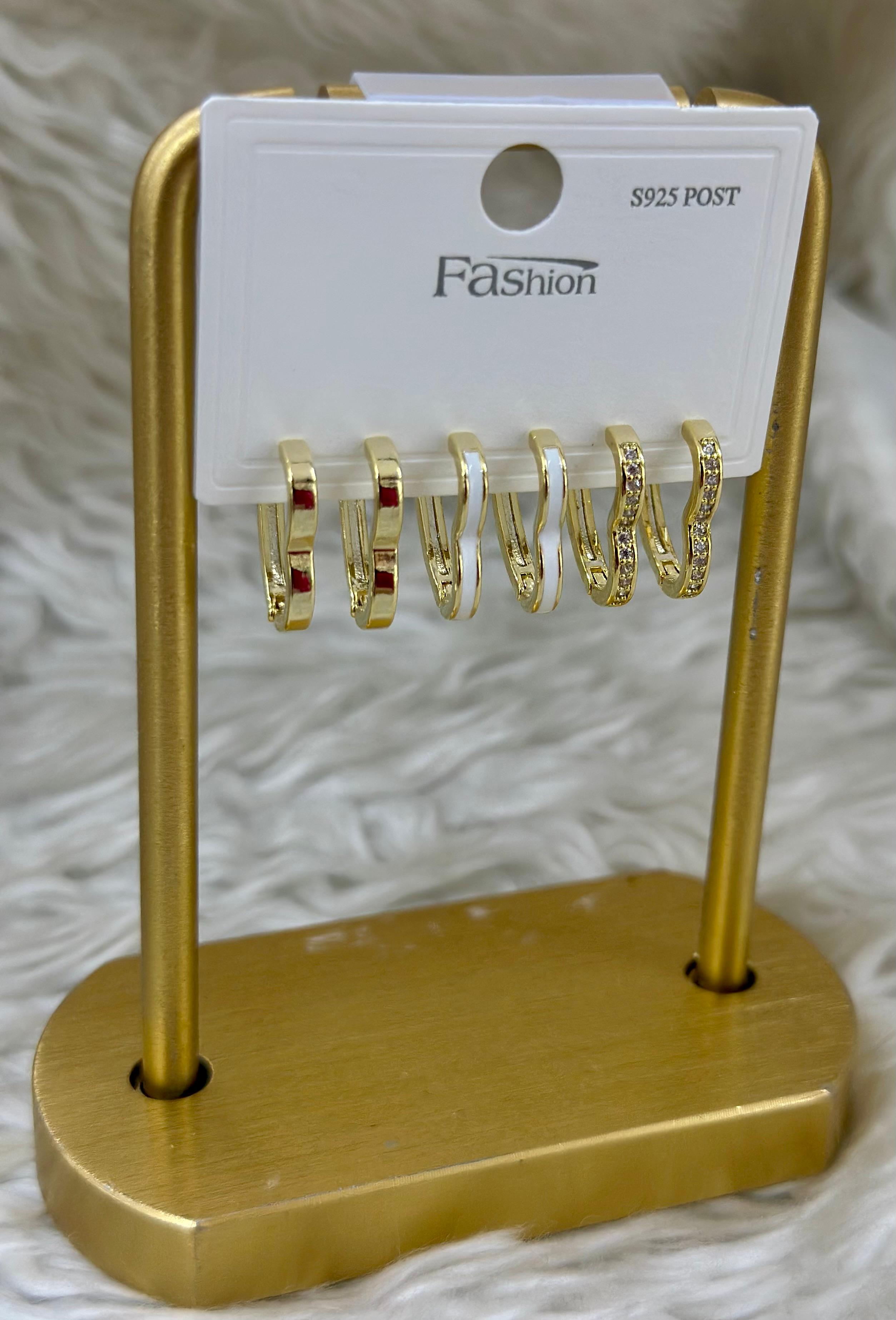 💖 Kalp Atışların Kulağında: 6'lı Kalpli Küpe Seti! 💌