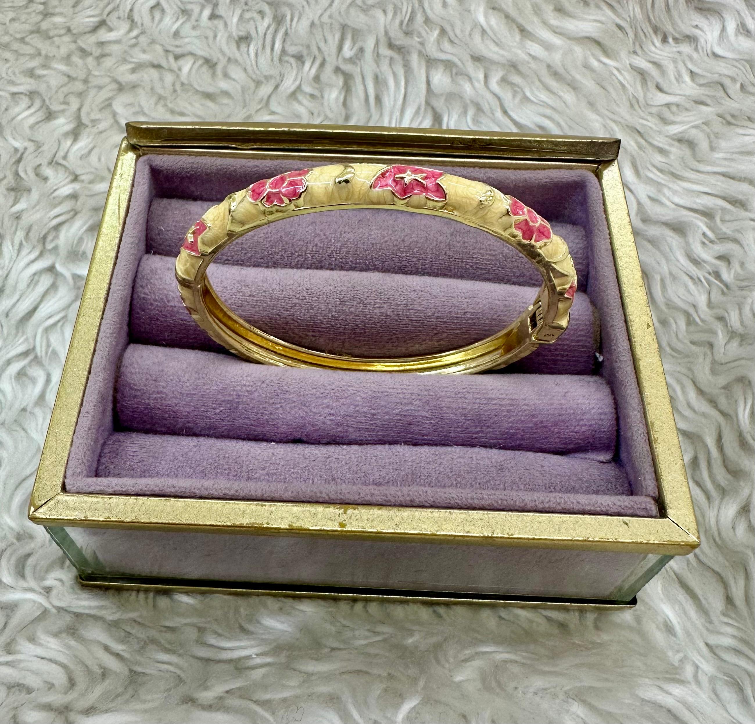  Fuşya Aşkı | Krem Zemin Üzerine Çiçekli İnce Bilezik! 💖