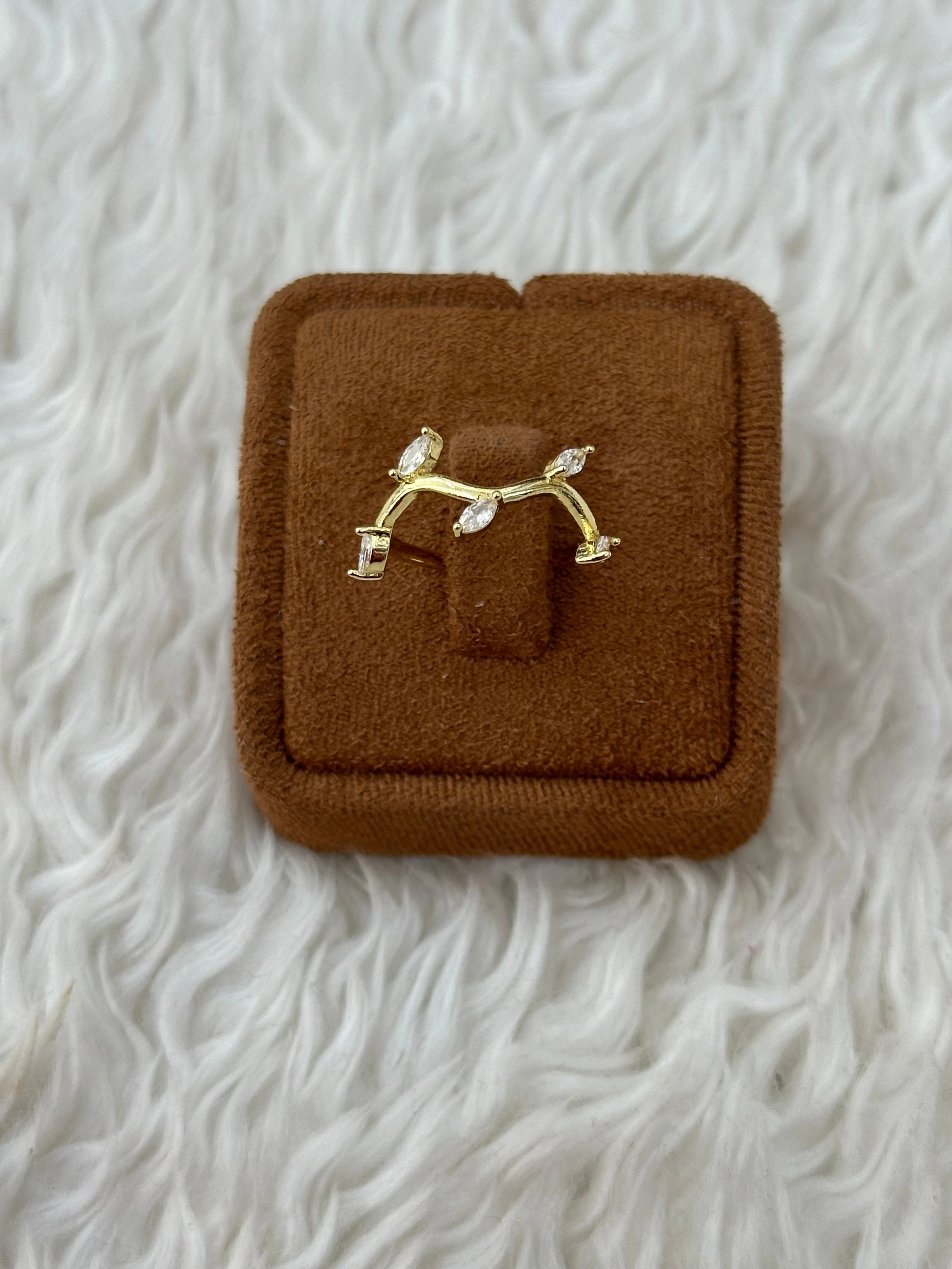 🍃Doğanın Işıltısı: Işıltılı Filiz Yüzük