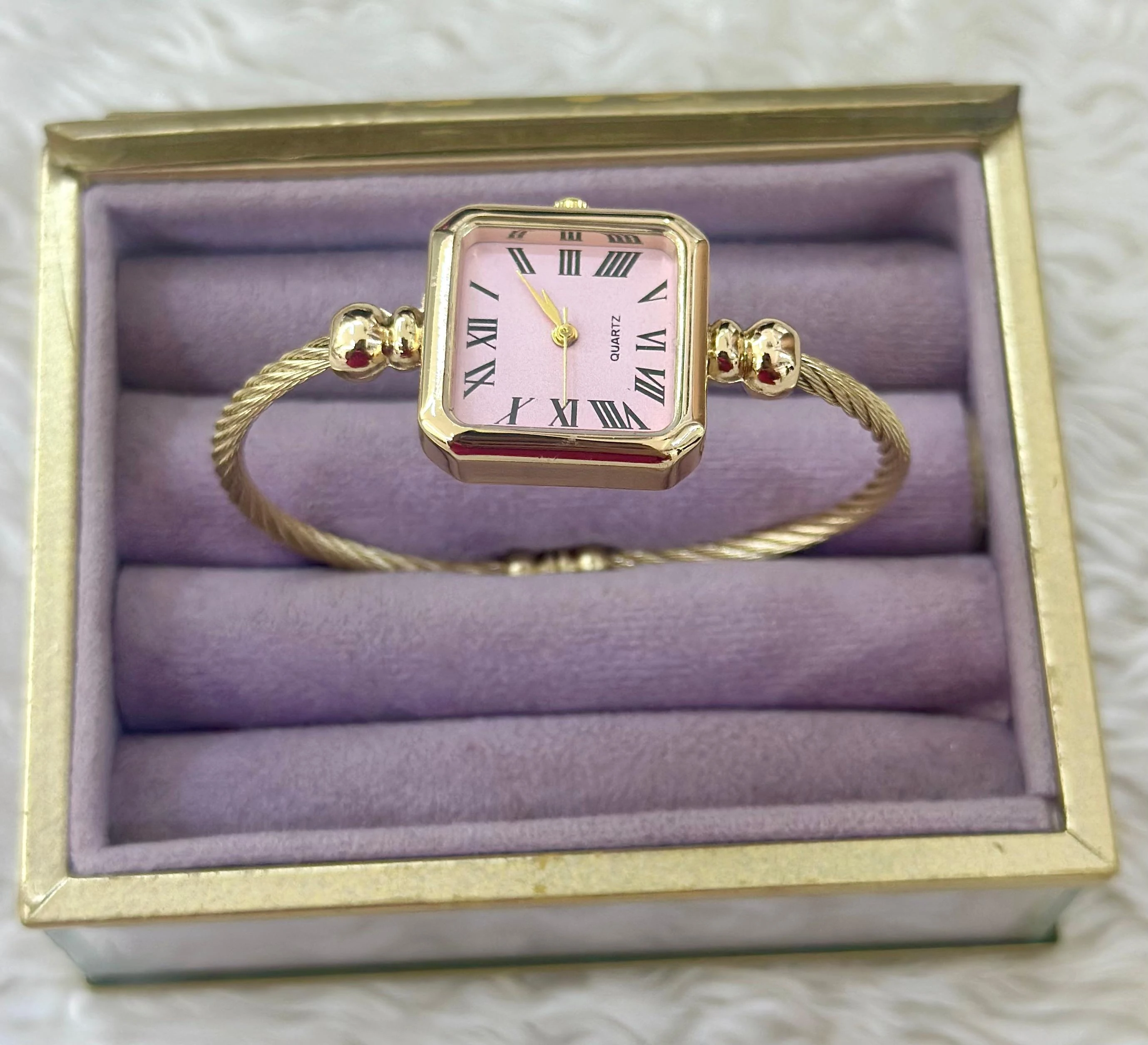 👑 Altın Işıltılı Pembe Kare Saat 🎀