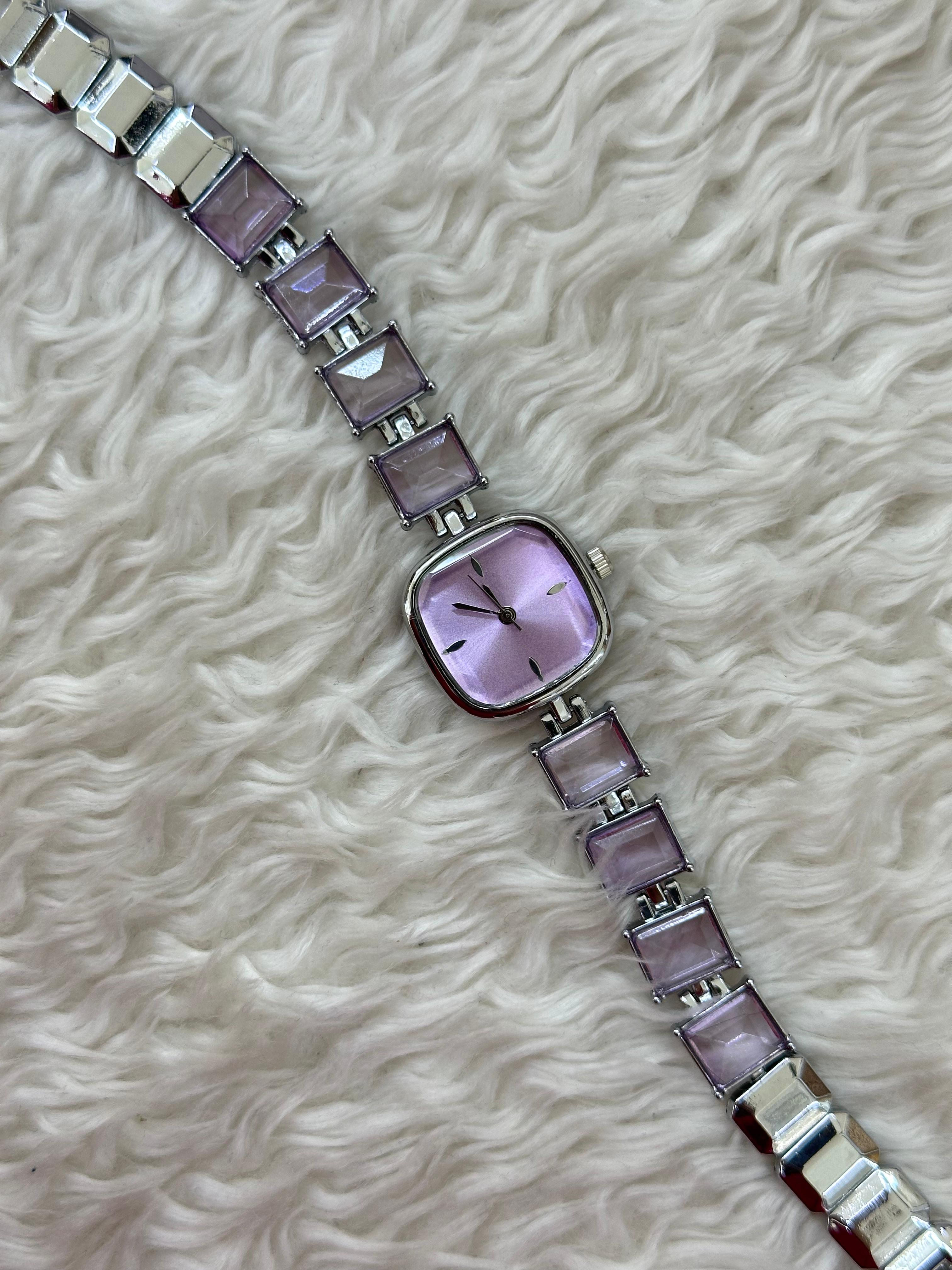 💜 Silver Kare Saat: Morun Gizemi, Taşların Mistik Işıltısı ✨