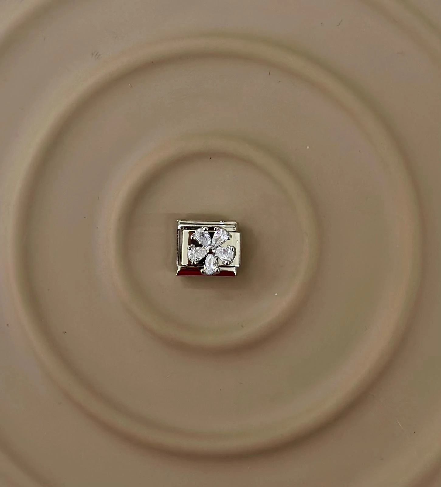 🍀 Nomination Charm: Dört Yapraklı Şans Işıltısı! 