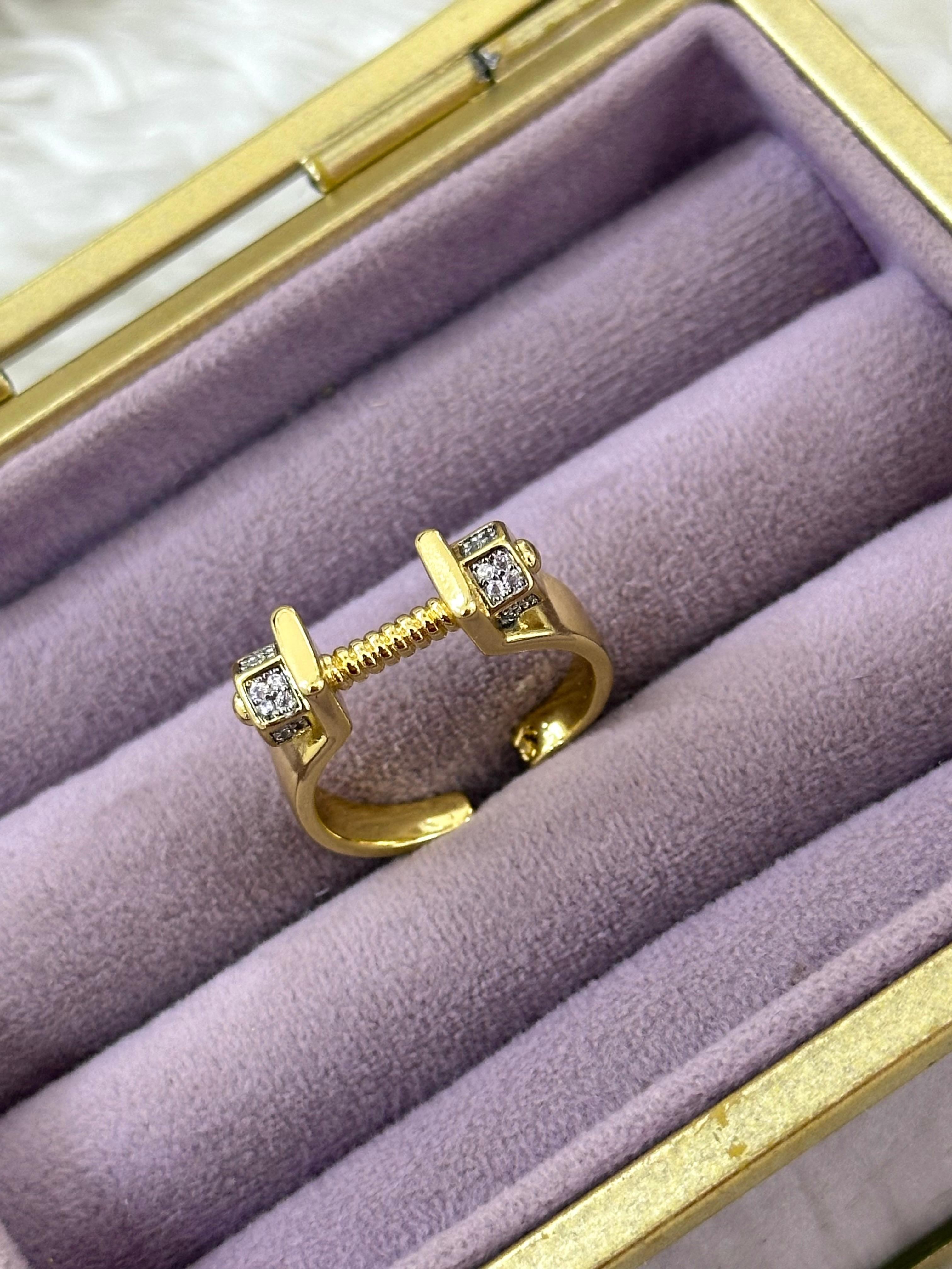  Vida Taşlı Çelik Yüzük (Gold)