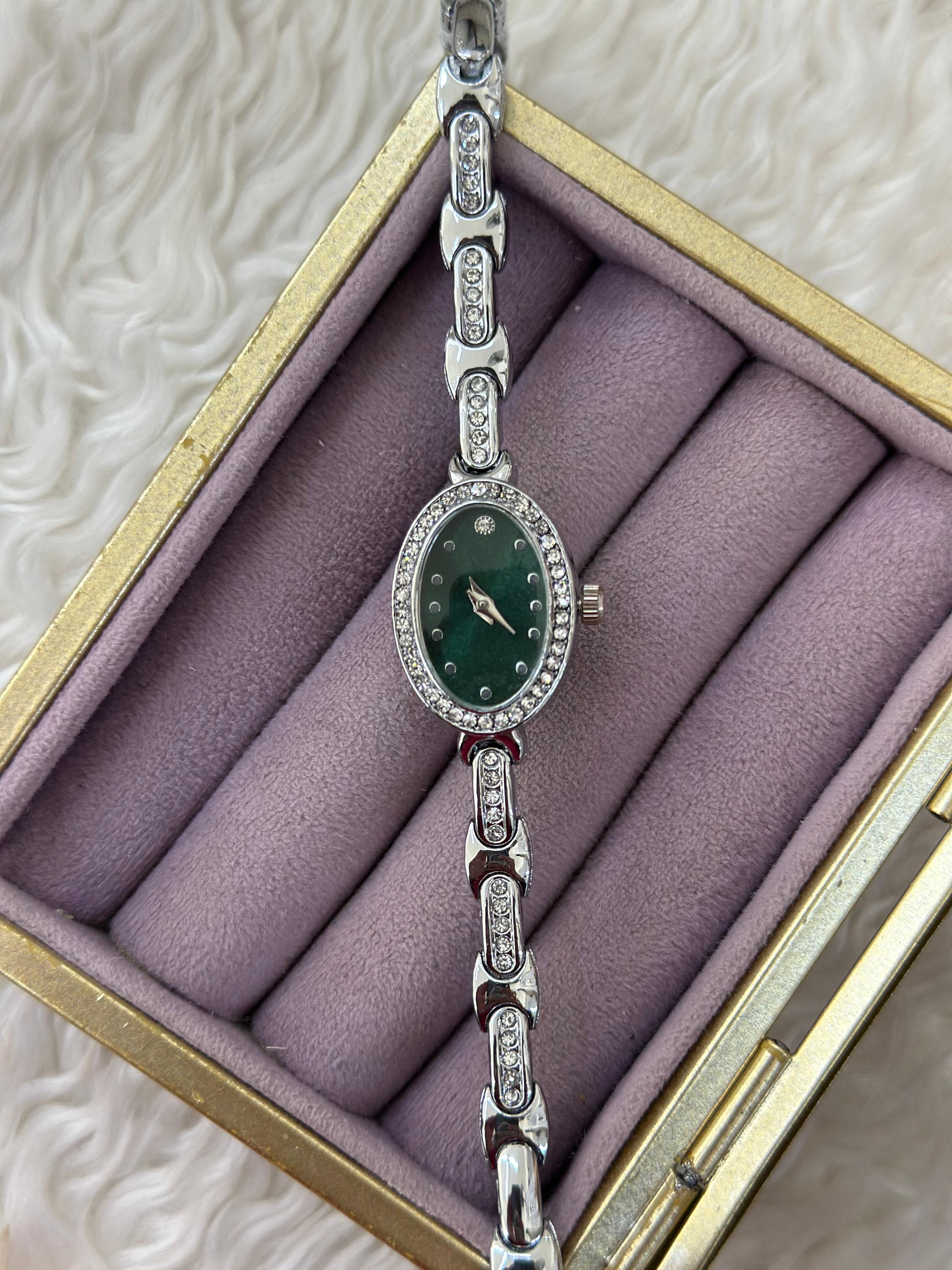 ✨ Vintage Zarafet: Sedefli Kare  Saat 