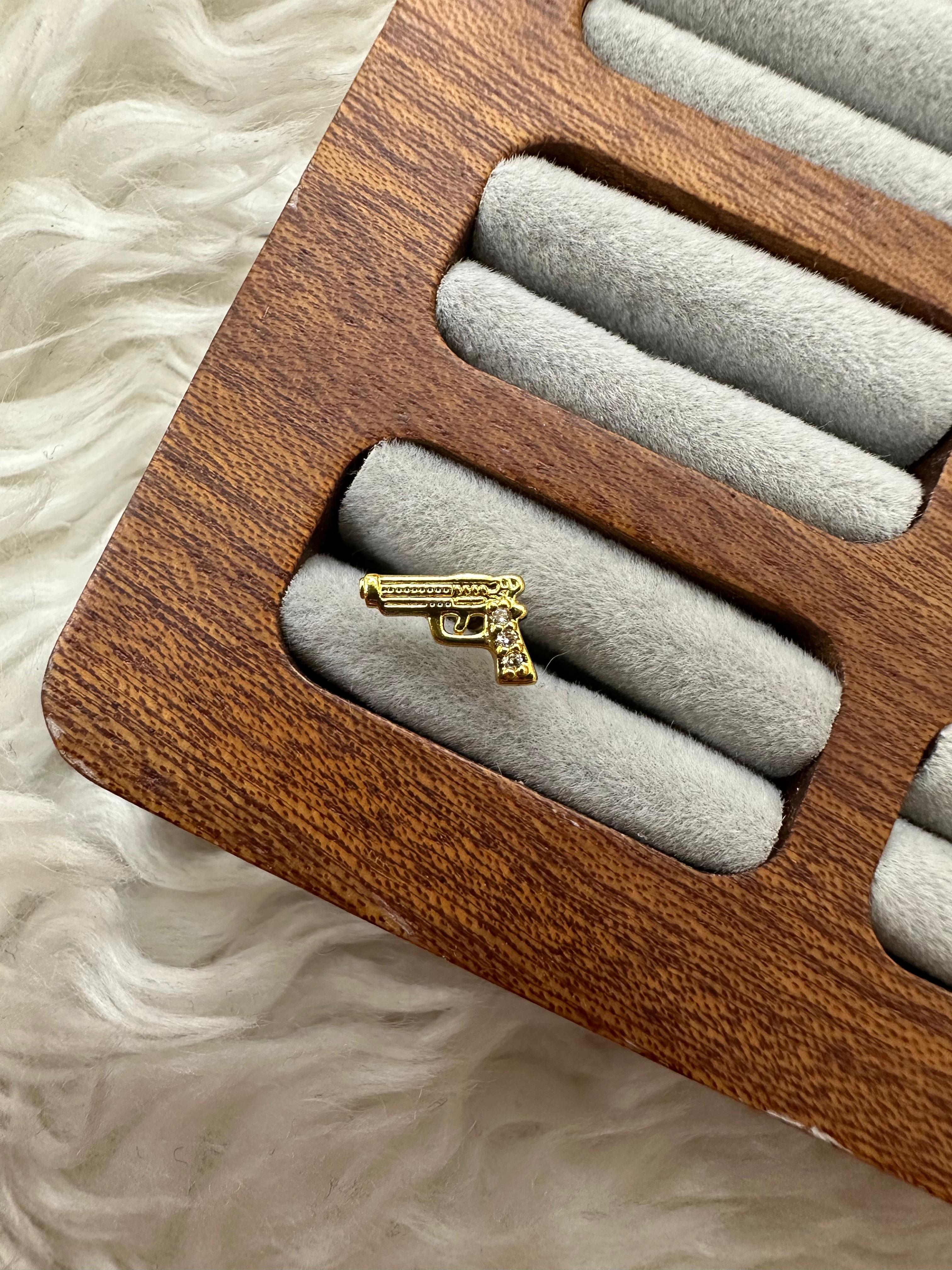 🔫💰🔥 RADİKAL ŞIKLIK: GOLD TABANCA PIERCING