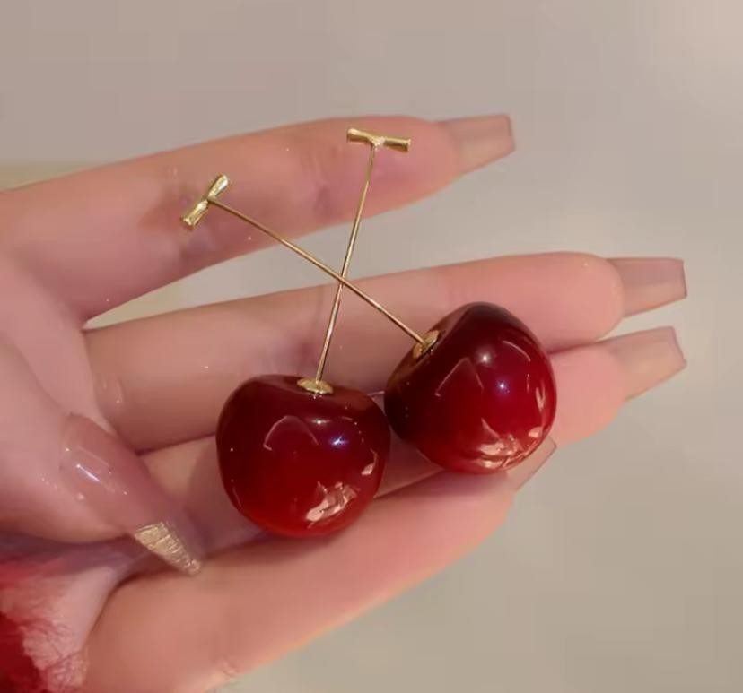 Kiraz Düşleri Uzun Sallantılı Küpe