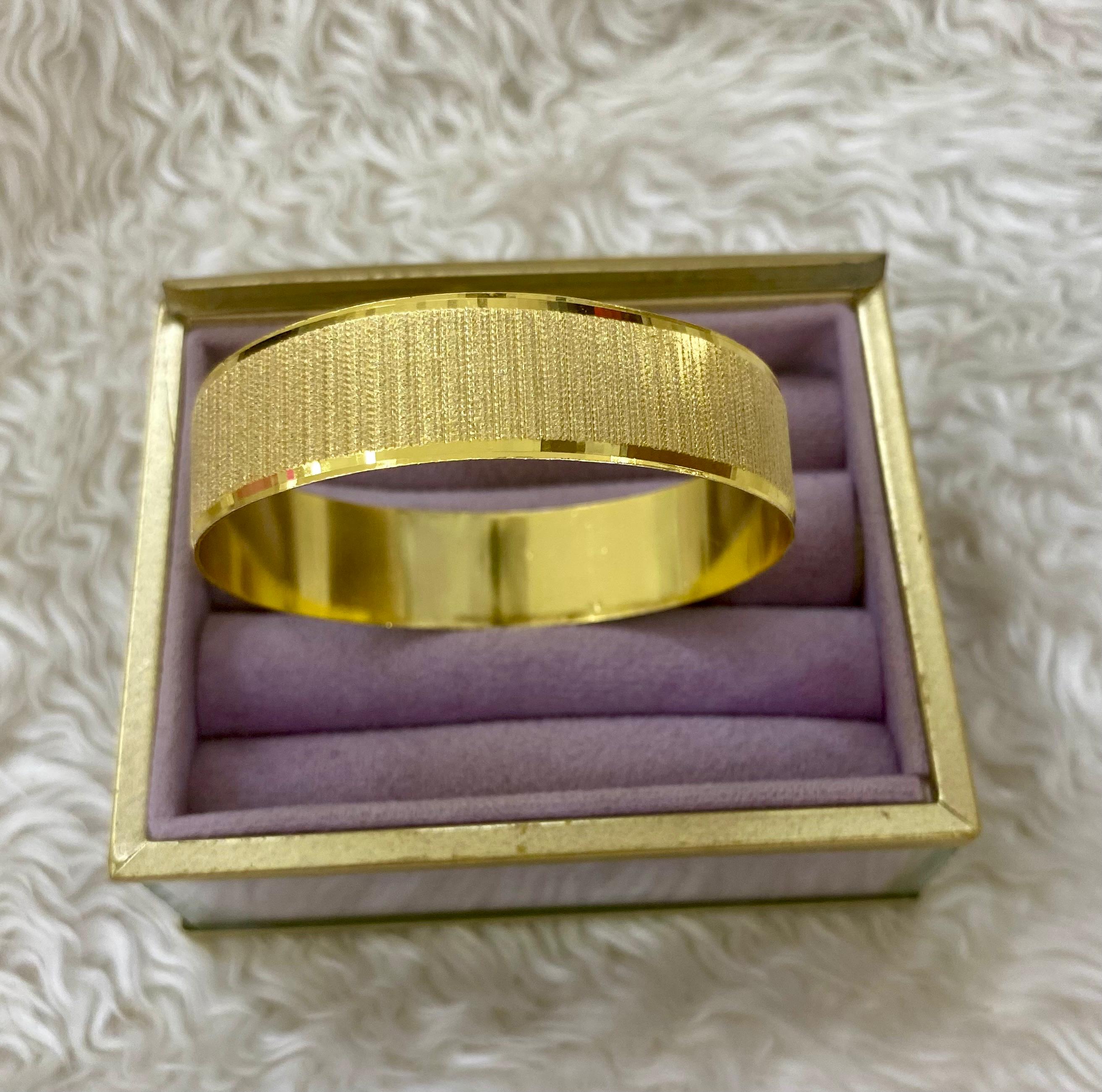 "İpek Dokusu" Geniş Kumlu Yüzey Kelepçe Bilezik (60mm)