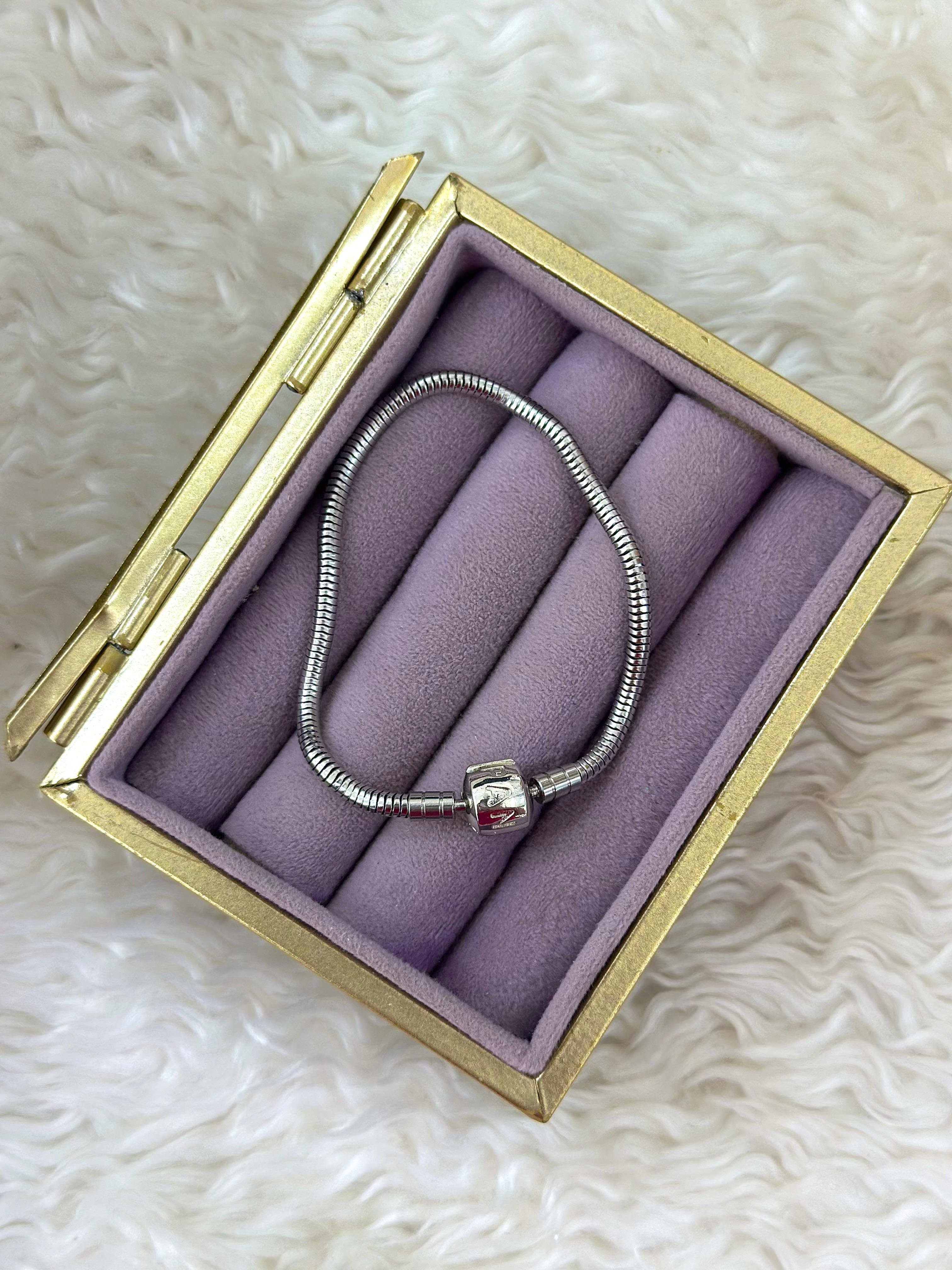 Çelik Charm Bileklik – Love Yazılı (18cm)