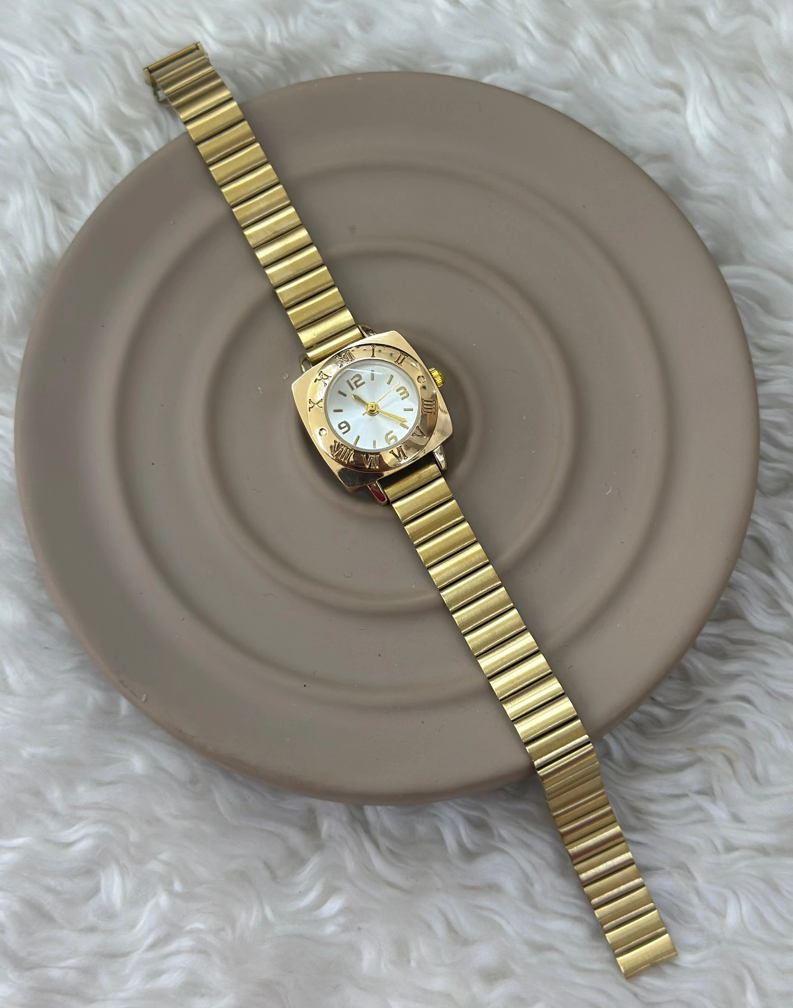  KÖŞELİ KASA RETRO SAAT ⚜️