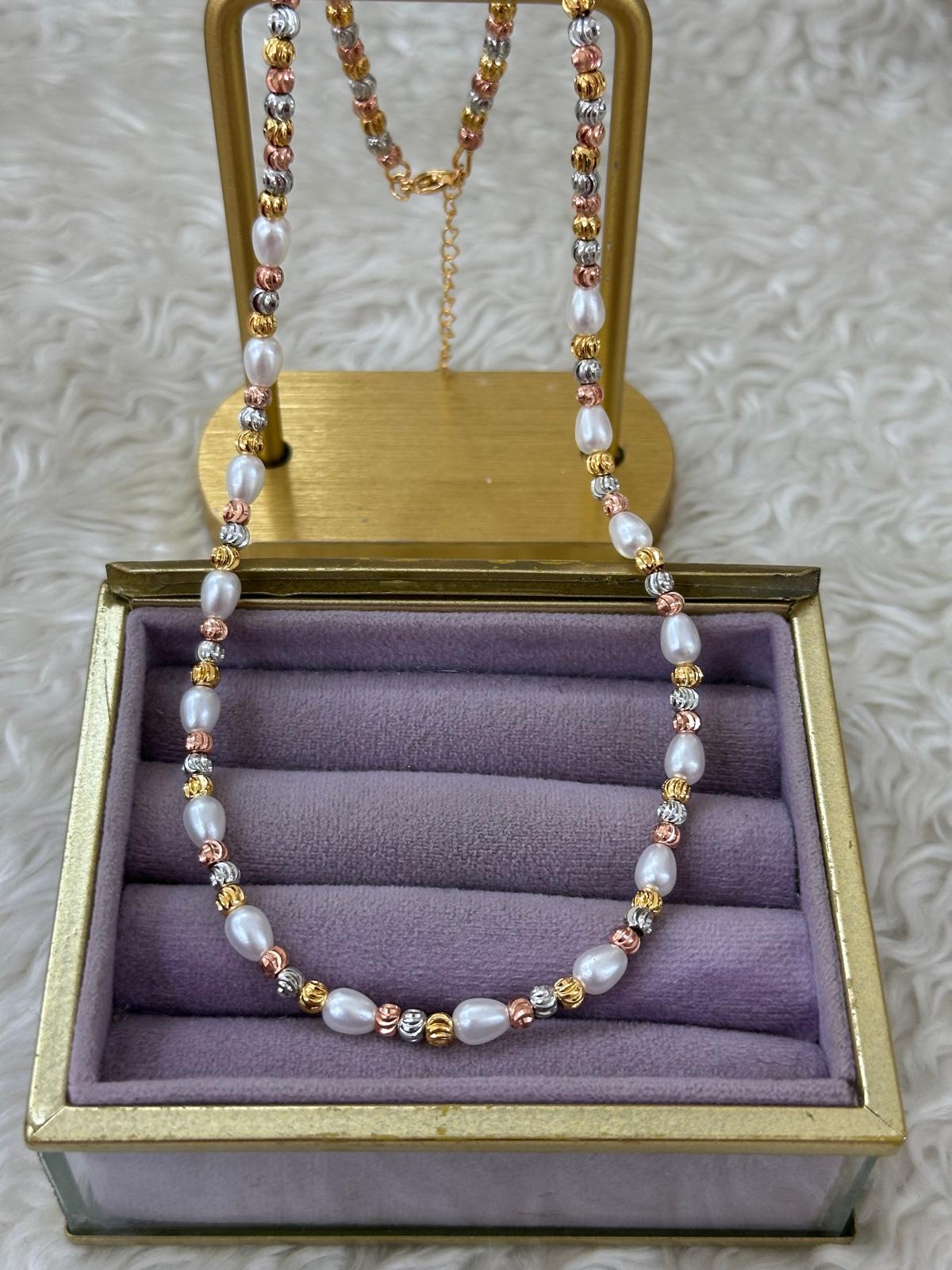 🌈 Metalin Dansı: Üç Renk Enerjisi Kolye! 🌟