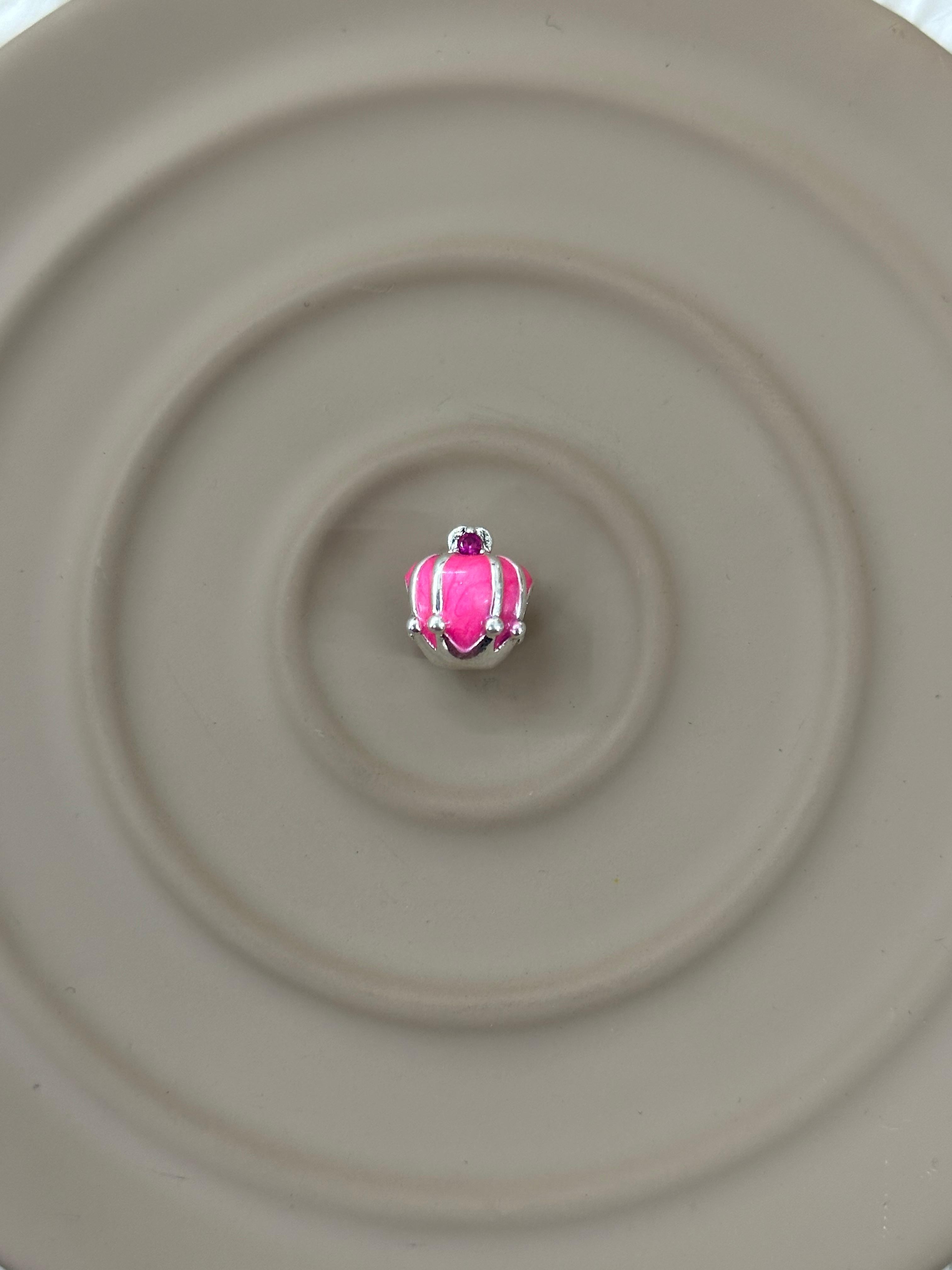 Pembe Taç Charm