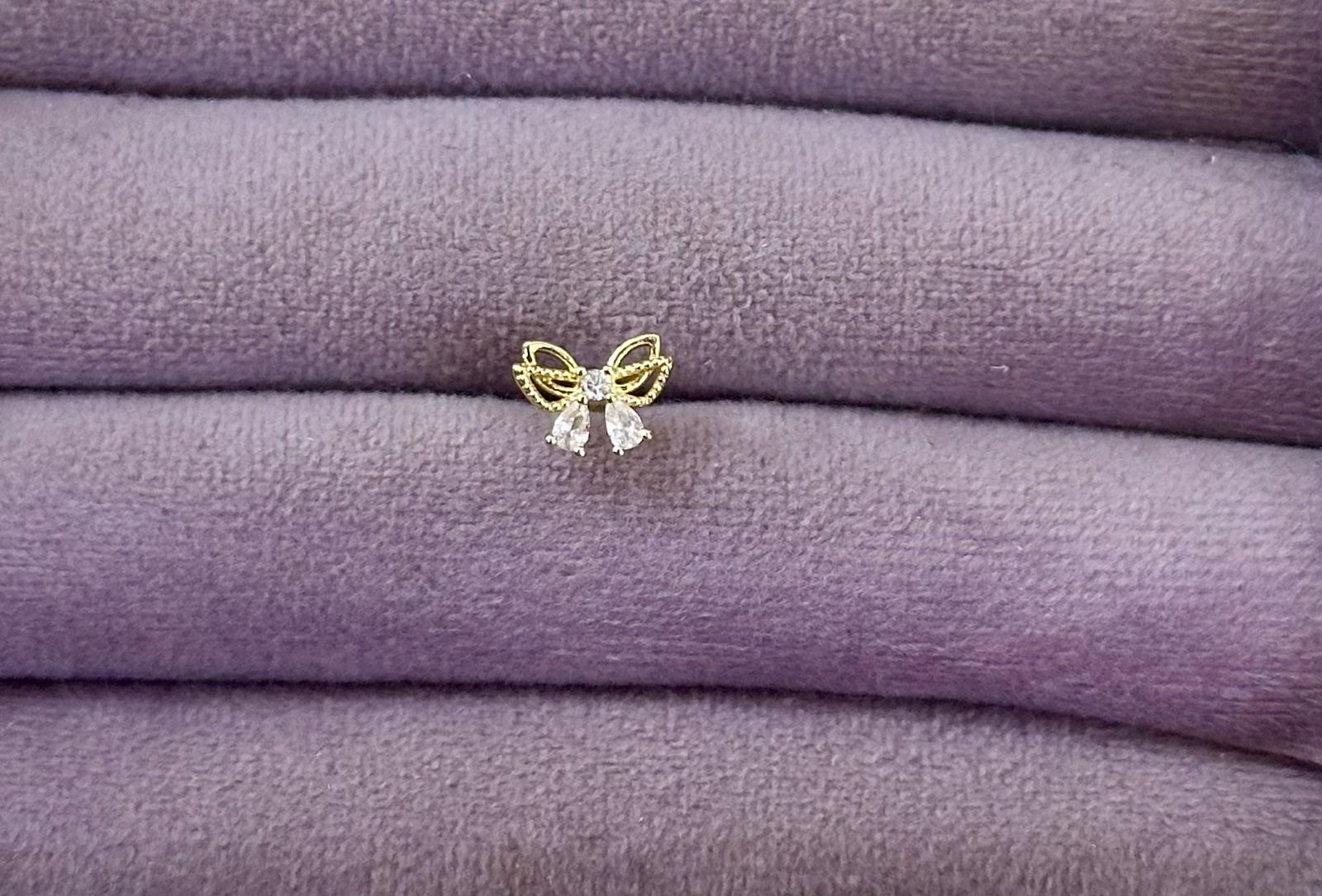 Altın Tonlu Işıltılı Damla Taşlı Mini Fiyonk Piercing