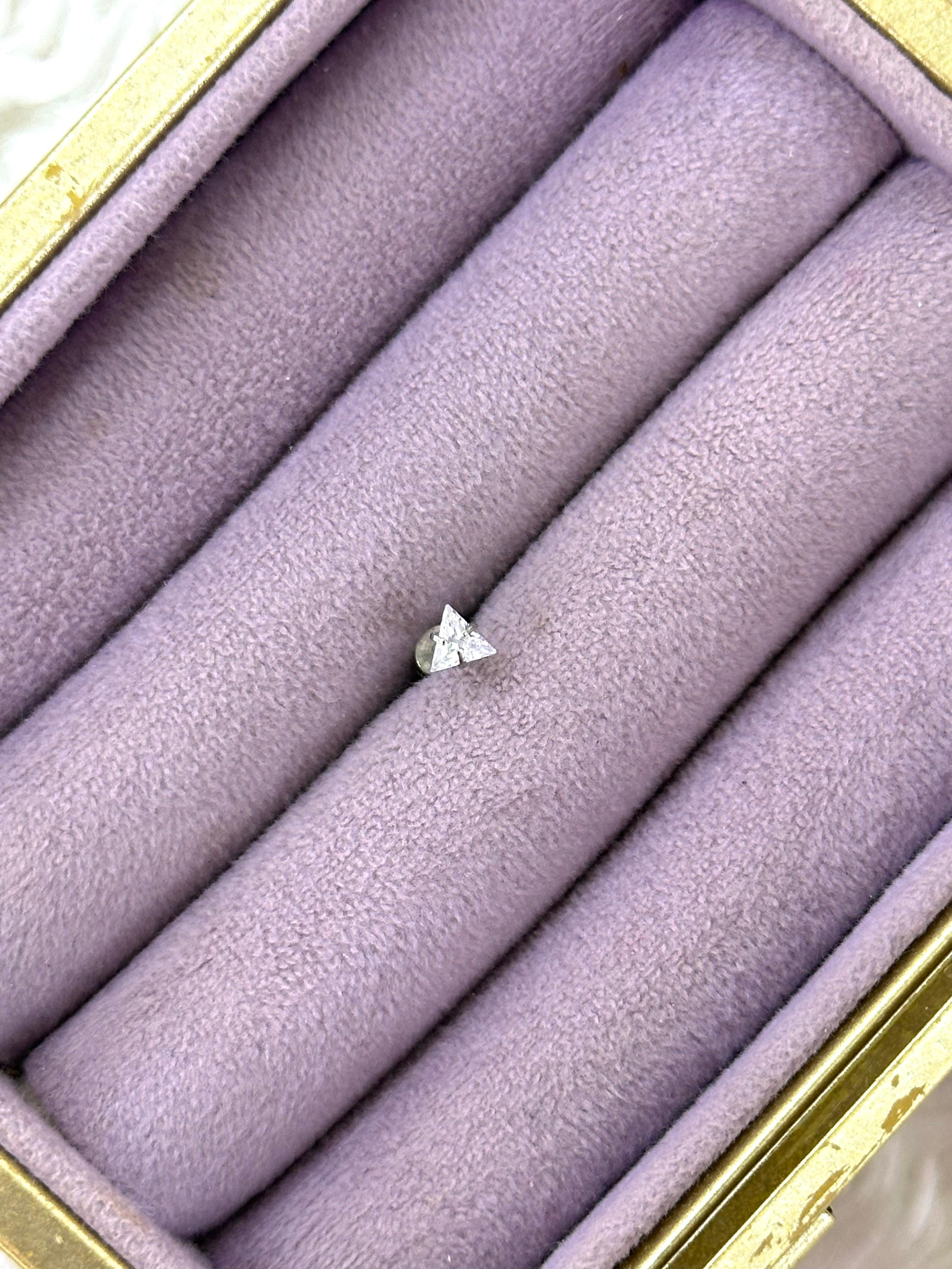 Üçgen Işıltı Zirkon Çelik Piercing ✨🔺  