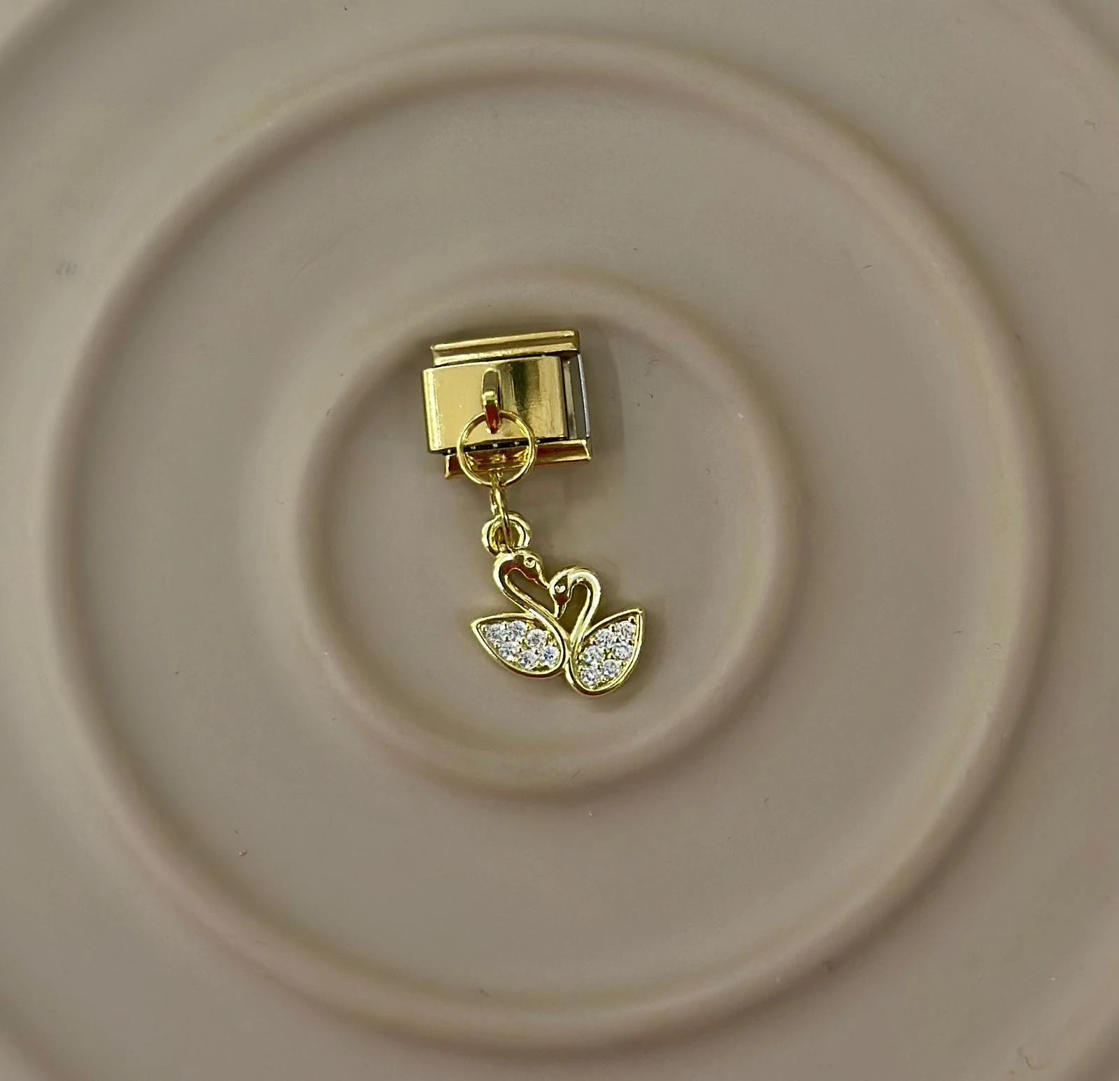  🦢 Nomination Charm: Sonsuz Aşkın Kuğuları! 💖