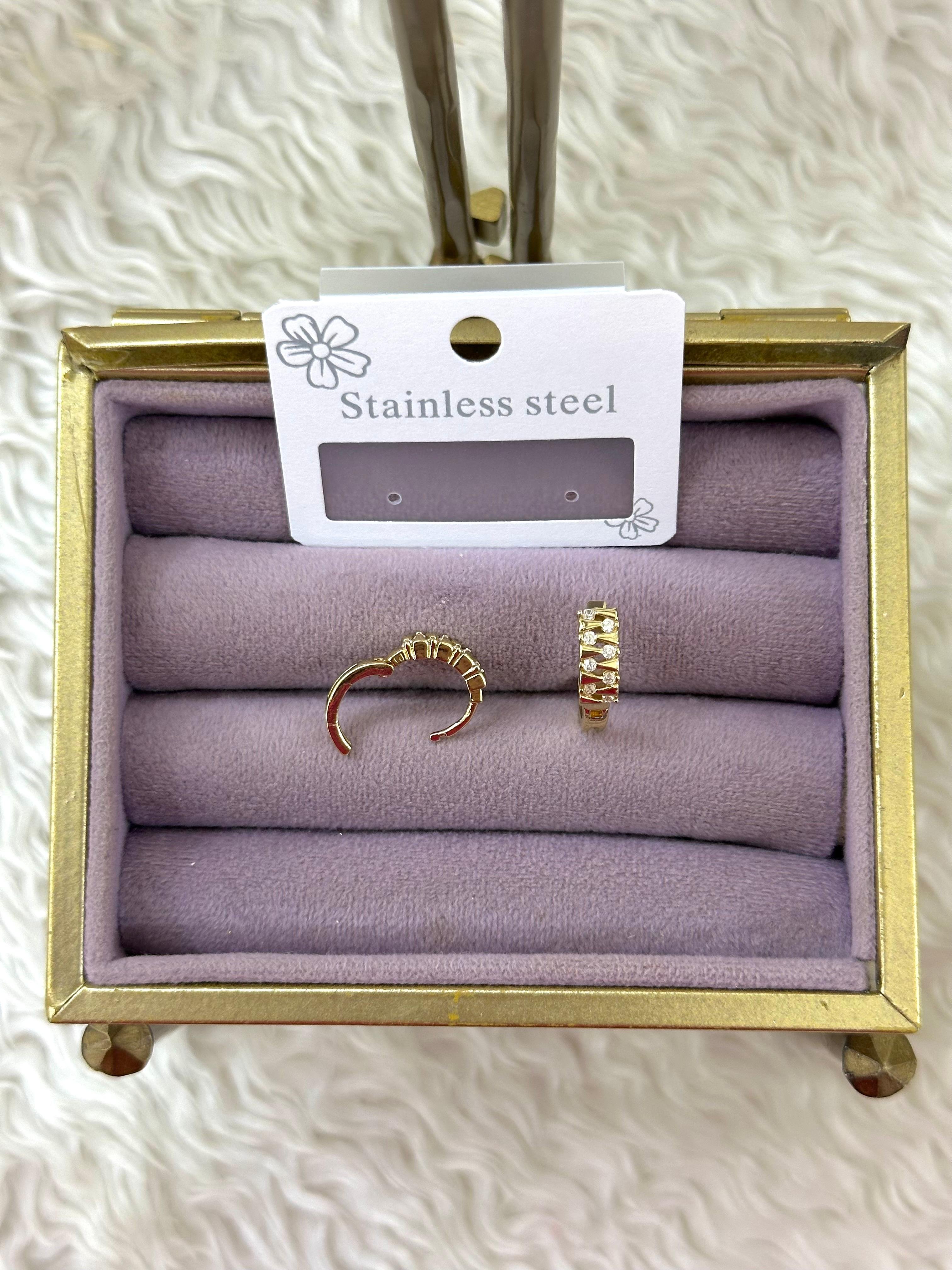 Gold Taşlı Sıra Küpe