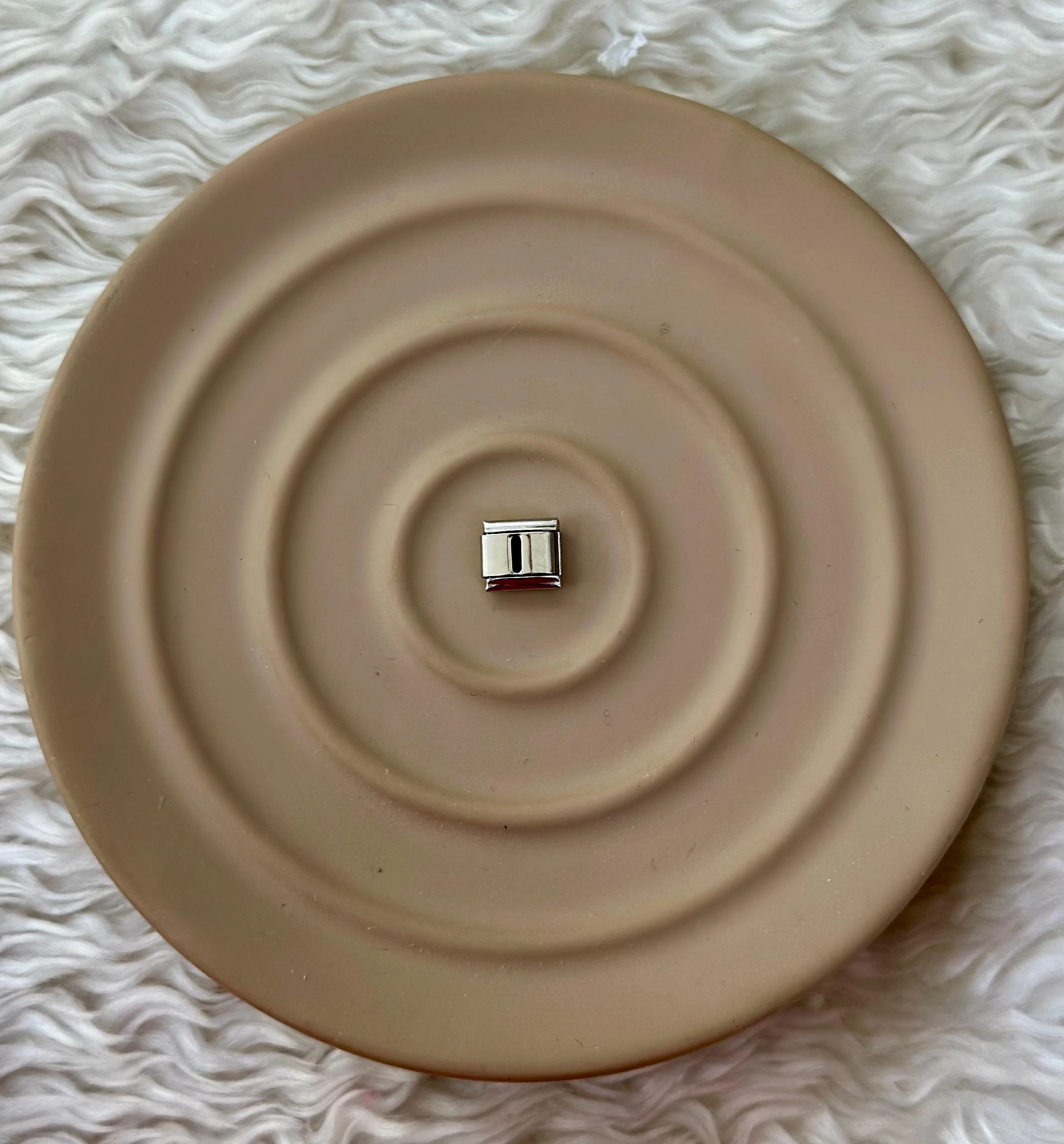  Nomination Charm: Zamansız Klasik Boşluk Doldurucu! ⬜️🔗