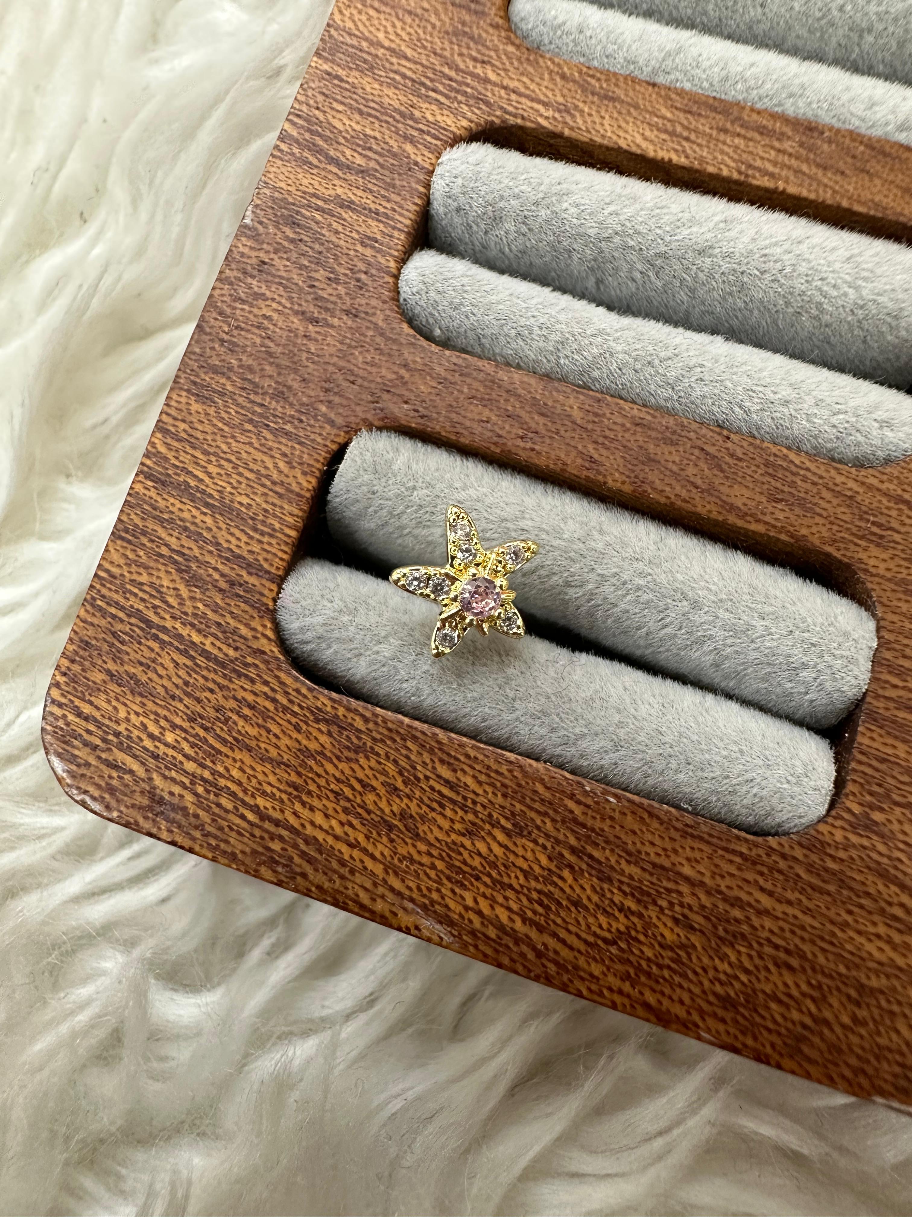 🌟💖💰 GÖKTEKİ ROMANTİZM: GOLD YILDIZ PEMBE TAŞLI PIERCING