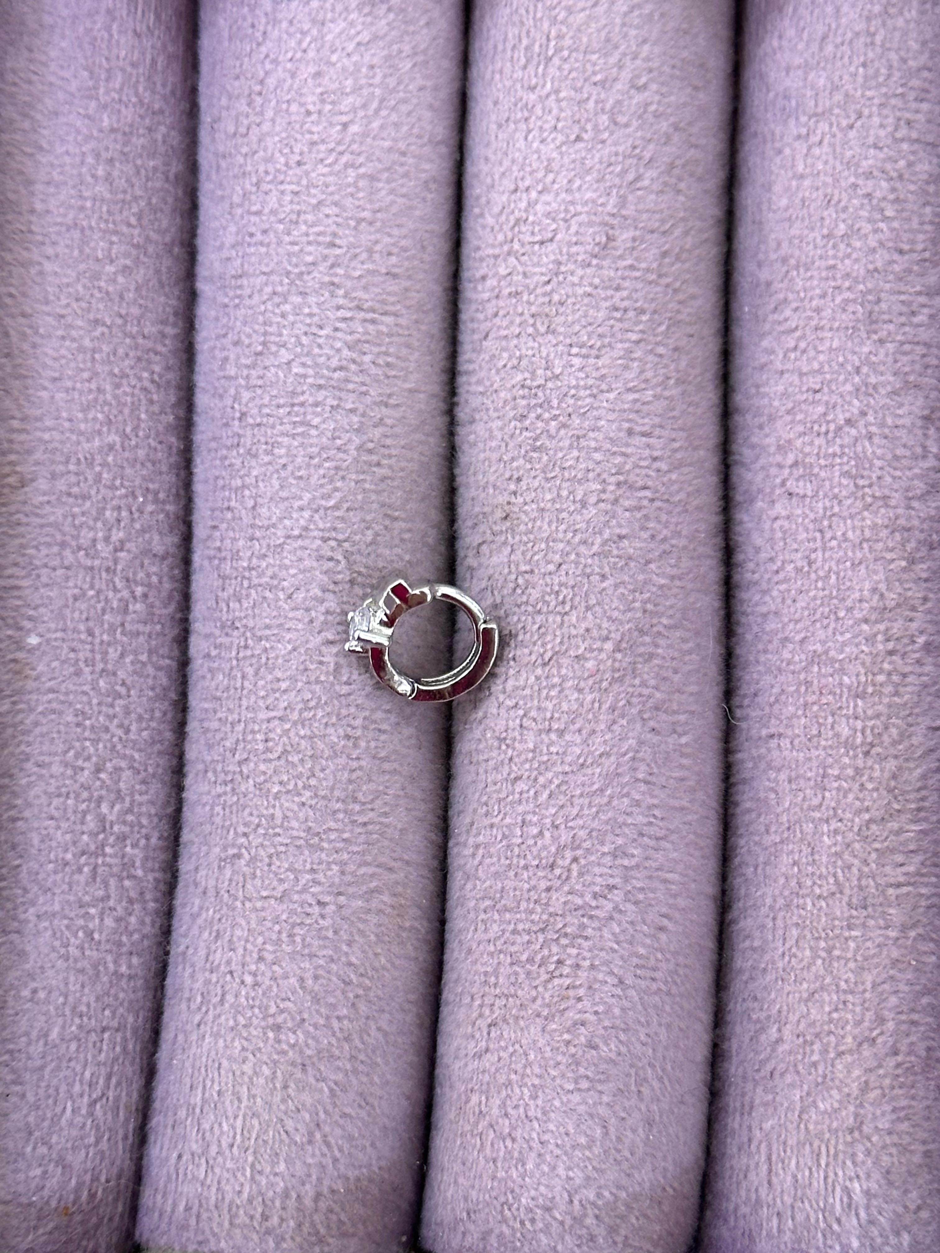  Zirkon Taşlı Çiçek Piercing
