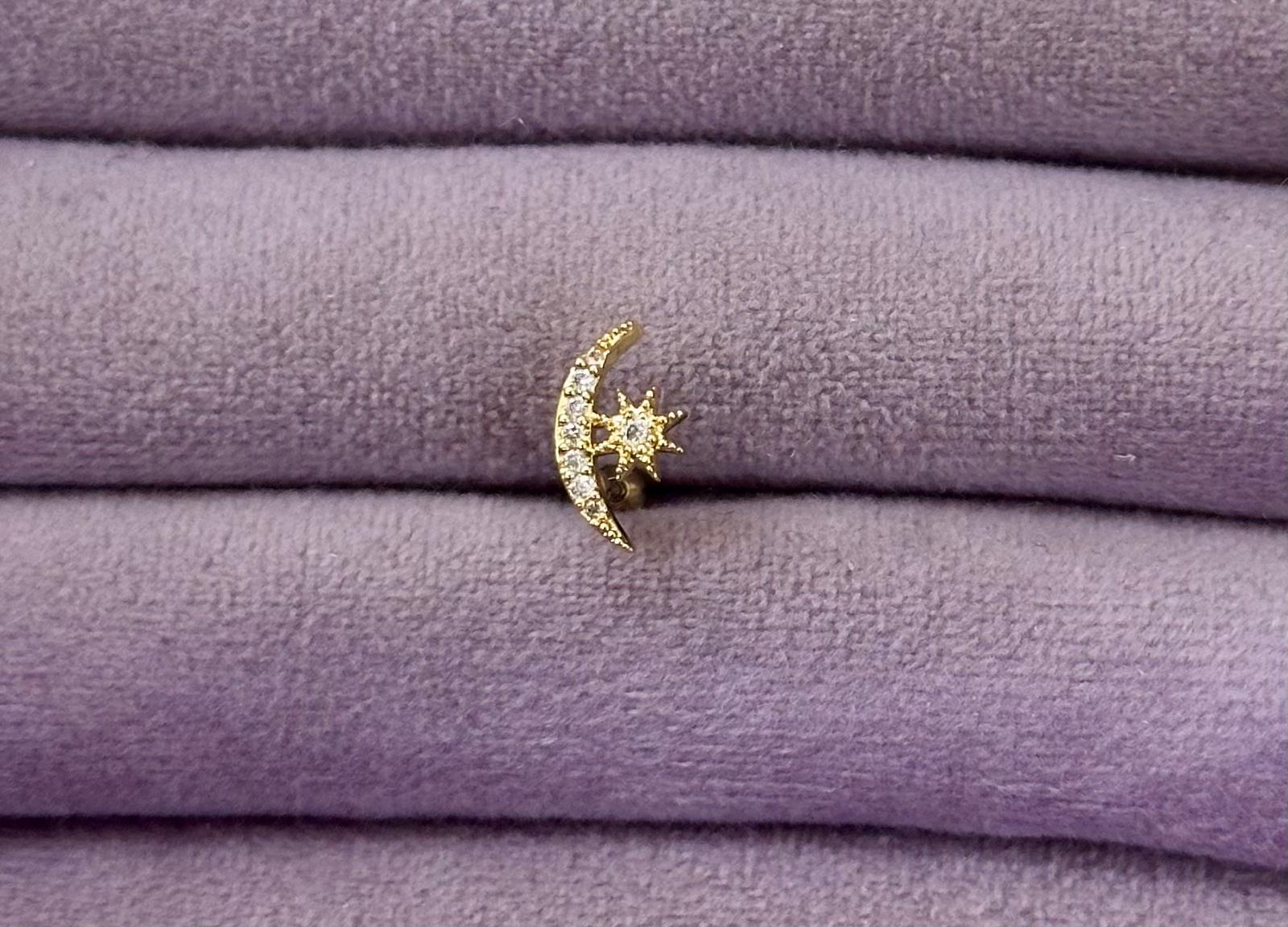 🌟 Altın Tonlu Yıldız Sarkıt Piercing 