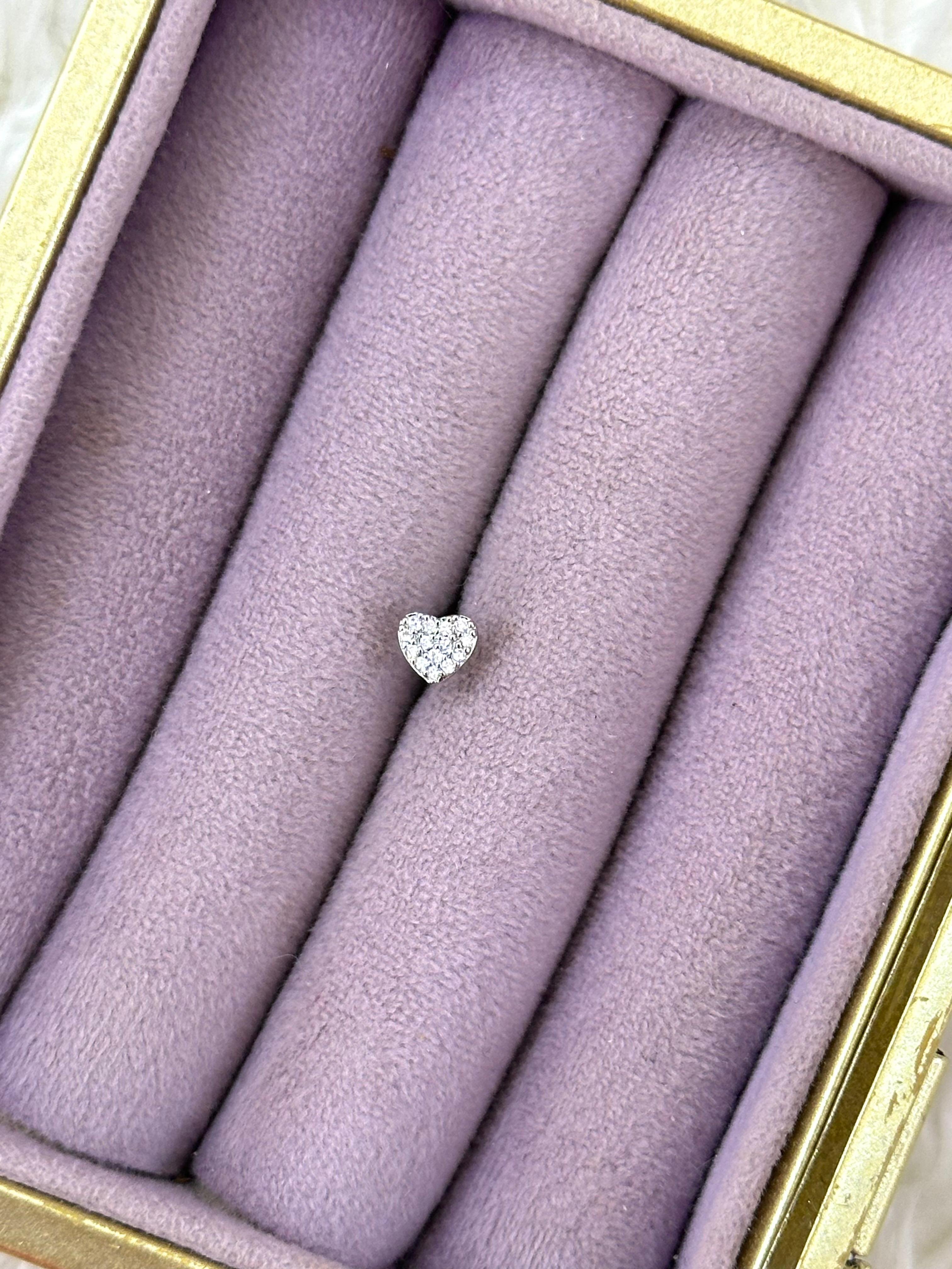 ❤️ Pave Kalp Işıltı Zirkon Çelik Piercing – Gümüş 💎