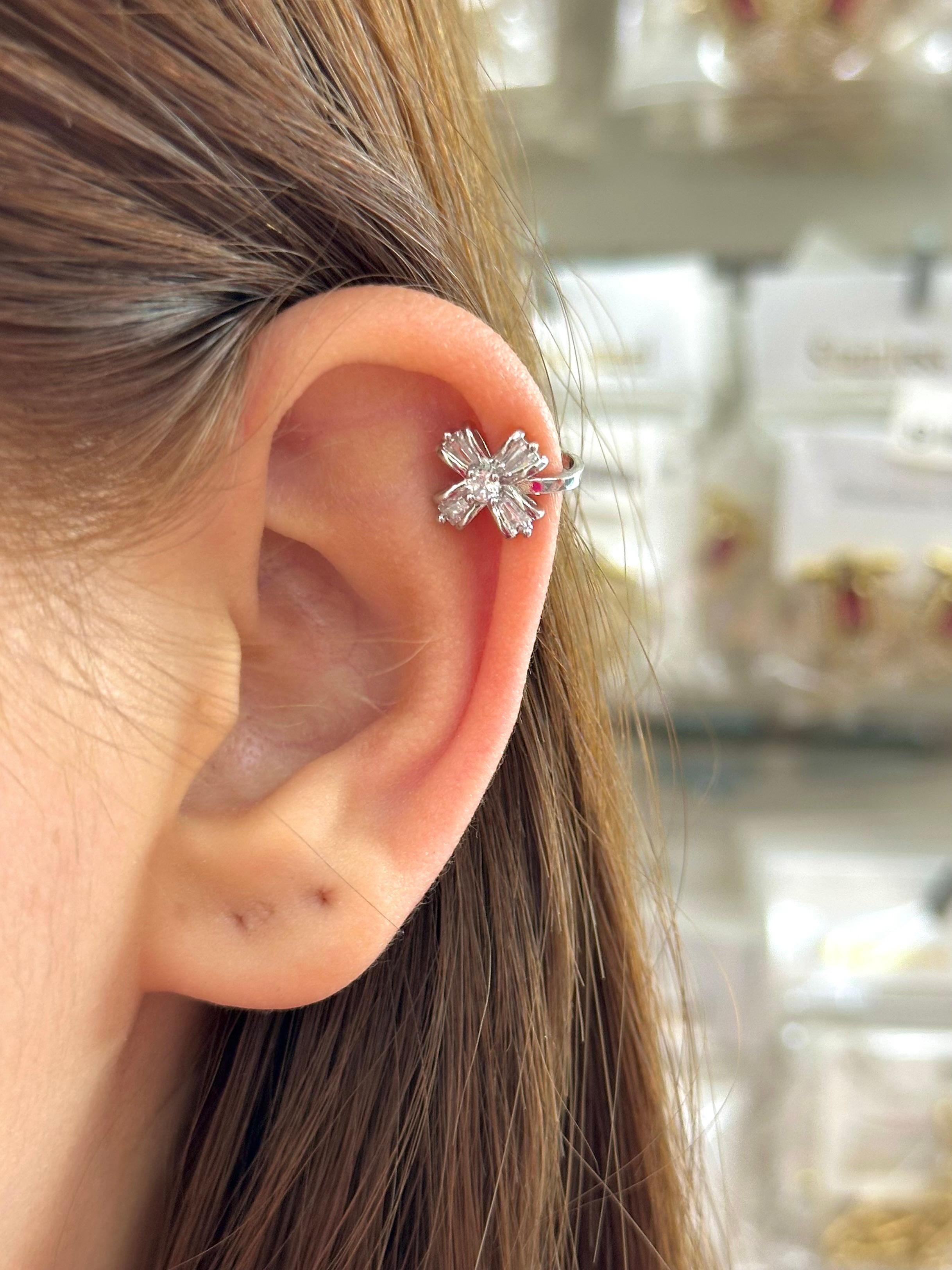 Çelik Baget Çiçek Ear Cuff Kıkırdak Küpe – Silver