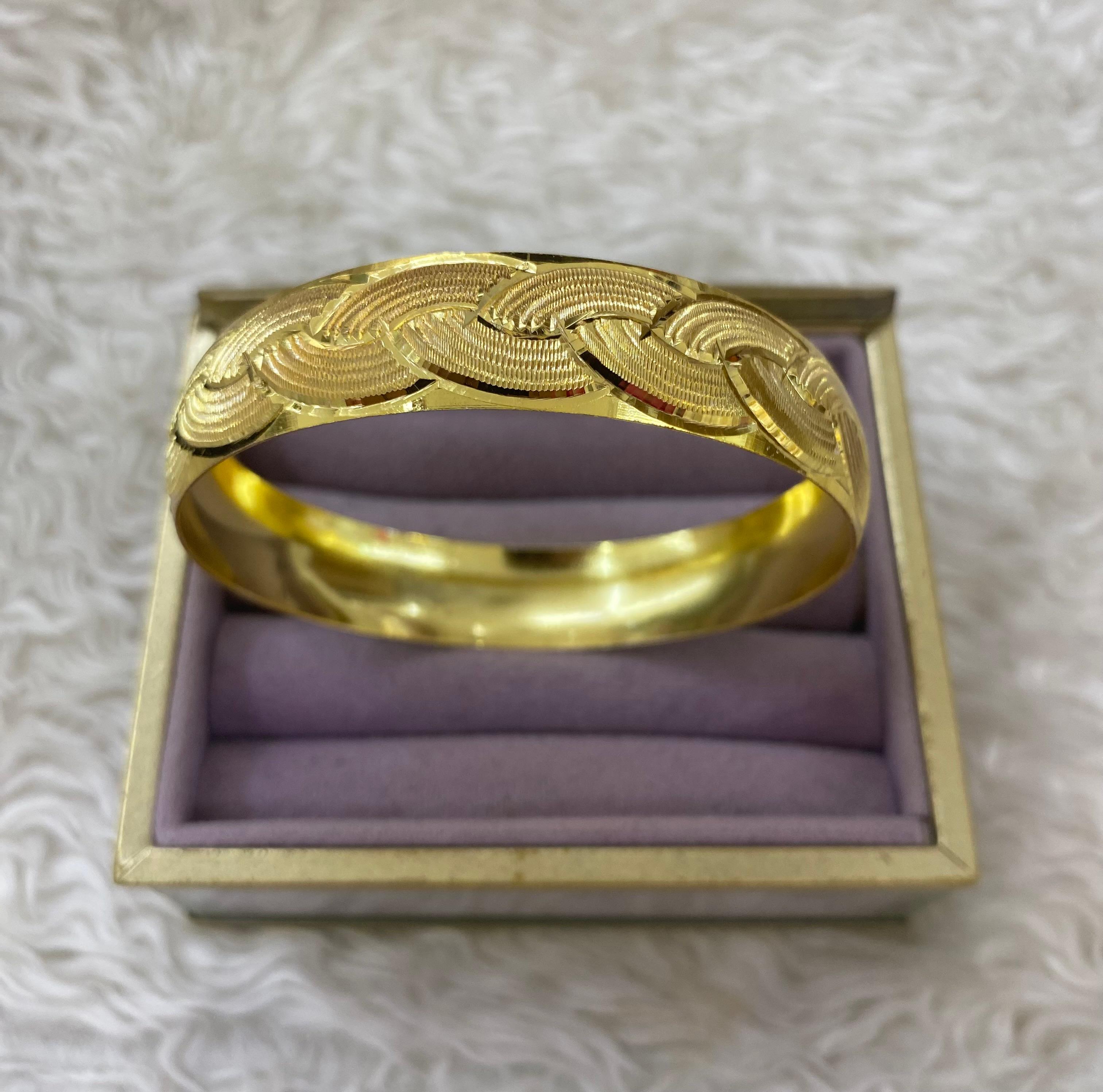 "Sonsuz Bağ" Desenli Geniş Kelepçe Bilezik (65mm)