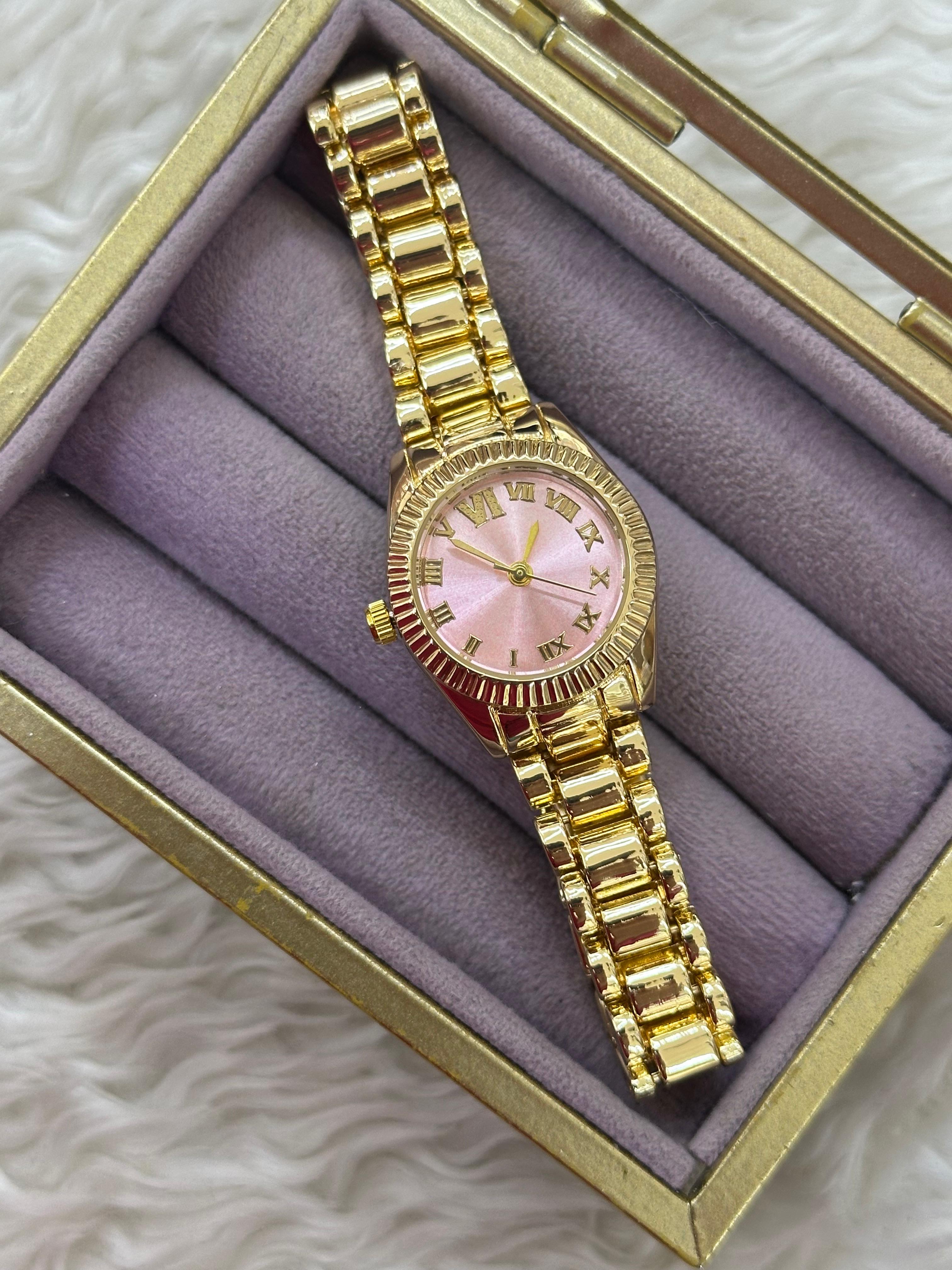 🎀 Pembe İçli Gold Saat: Zamansız Formda Canlılık 🌟