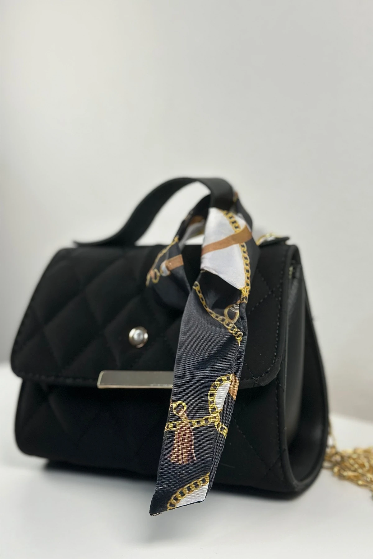 Celestia Milano Siyah Fular Detaylı Zincir Askılı Süet Kadın El Kol ve Omuz Çantası